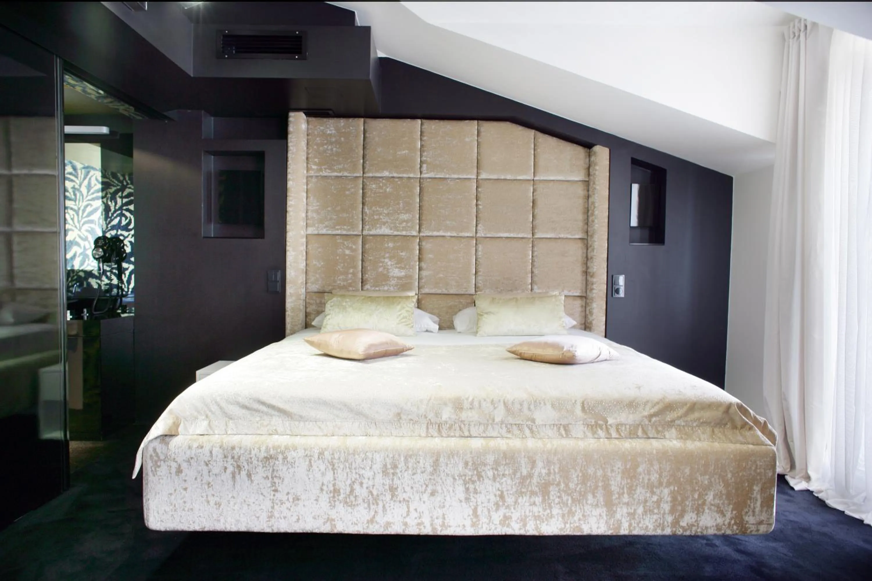 Bed in Damianii Luxury Boutique Hotel & Spa
