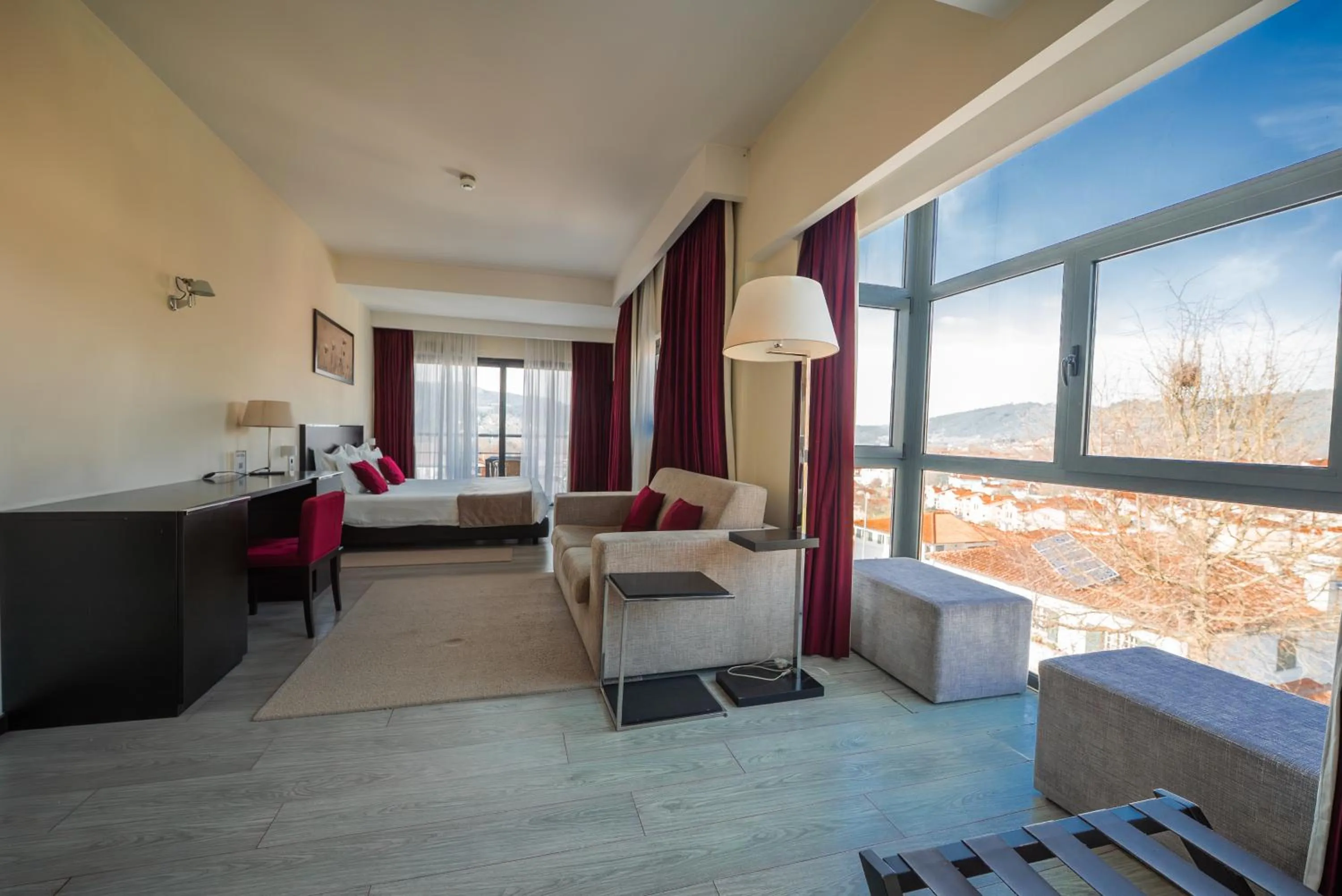 Living room, Bed in Hotel Sao Pedro - Arouca