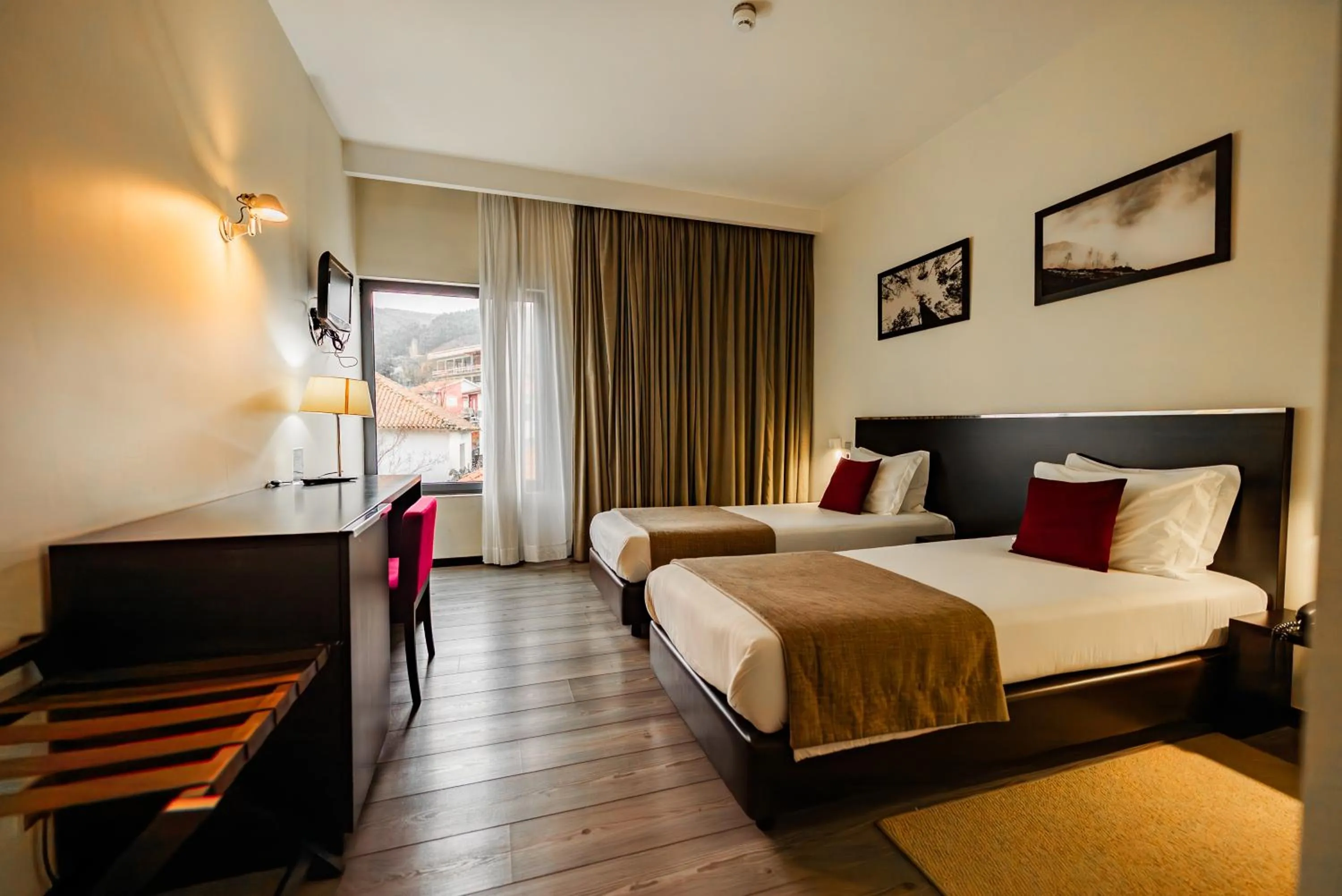 Bedroom, Bed in Hotel Sao Pedro - Arouca