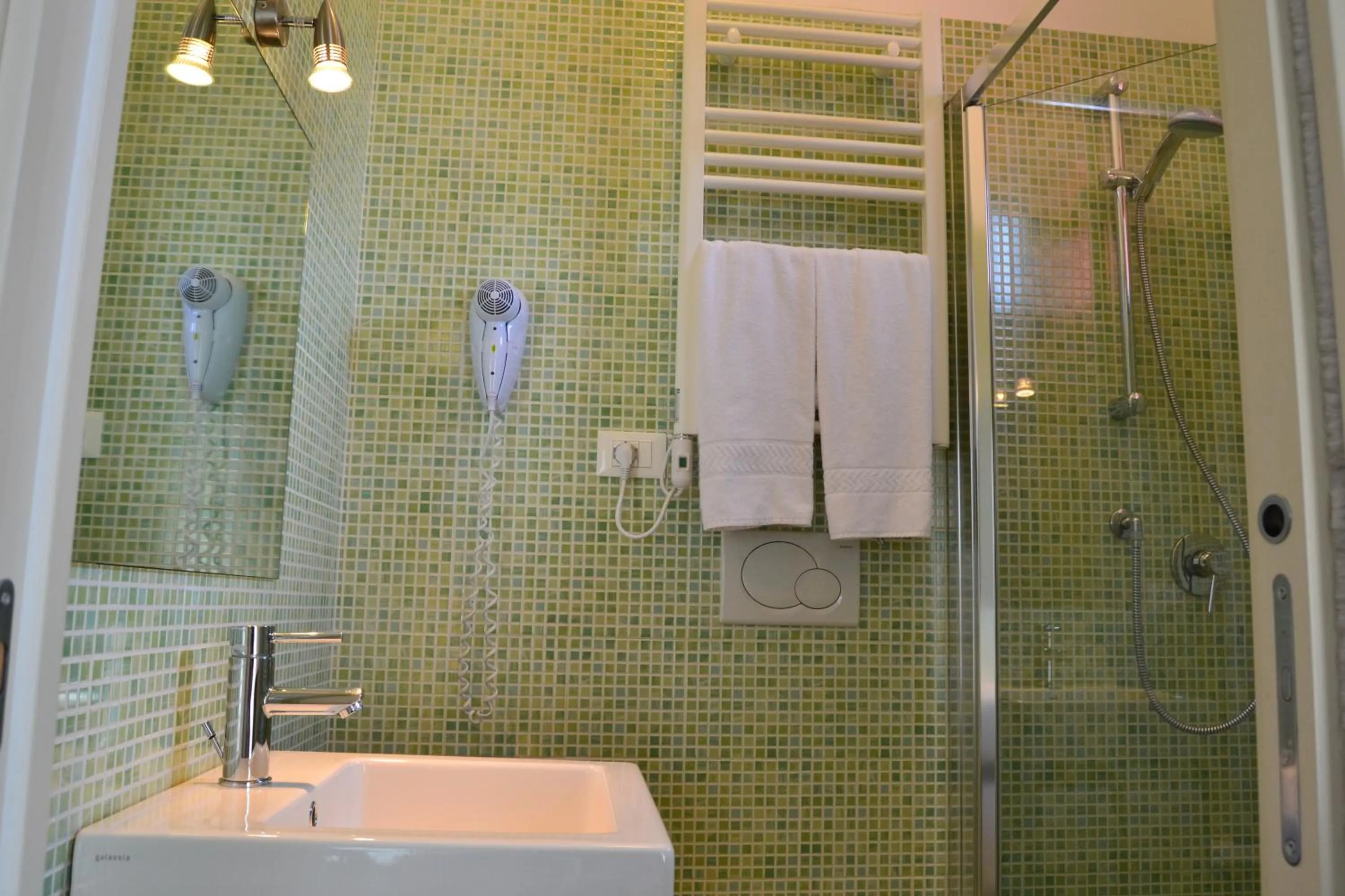 Bathroom in Hotel Morena