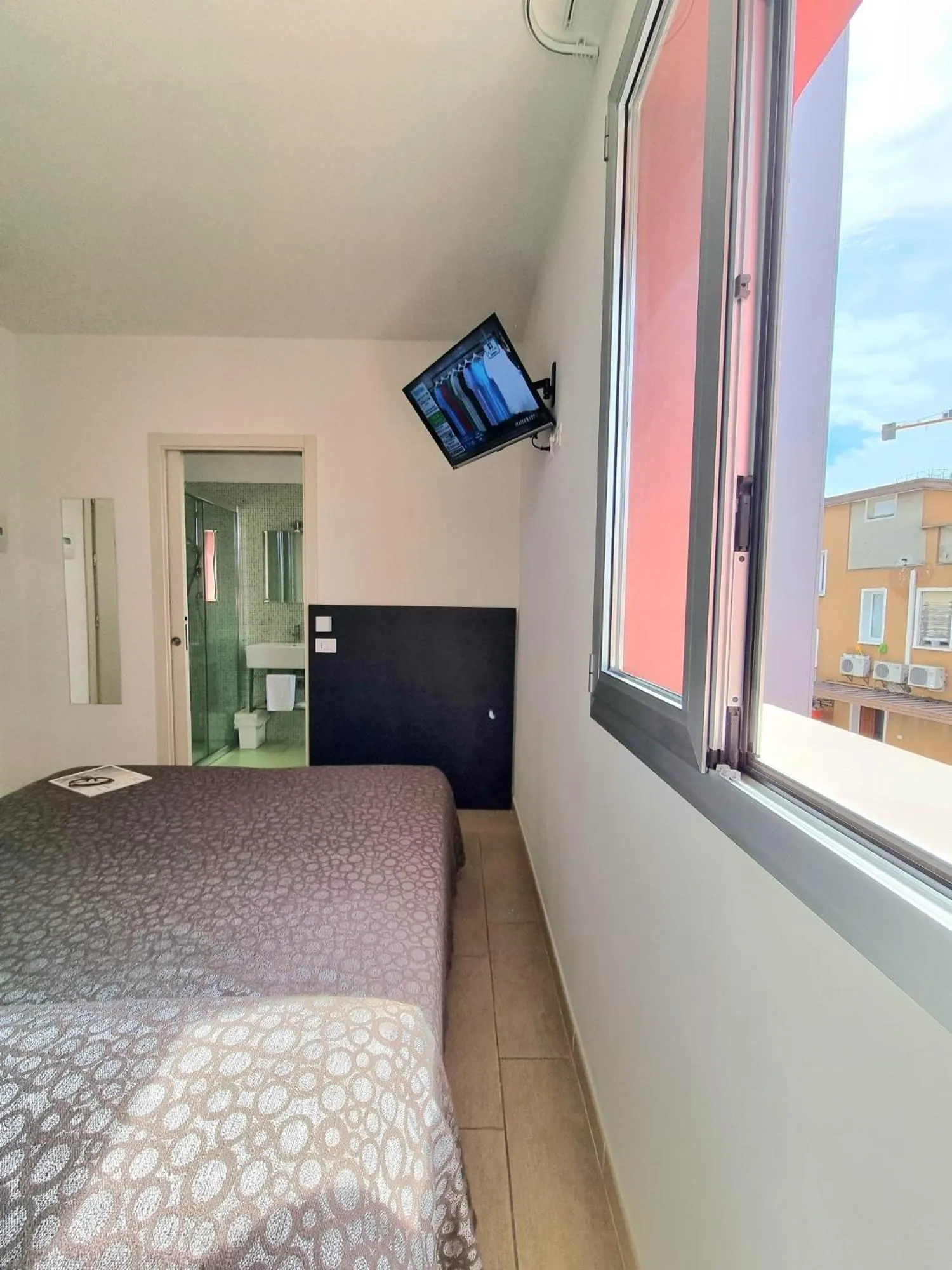 TV and multimedia, Bed in Hotel Morena