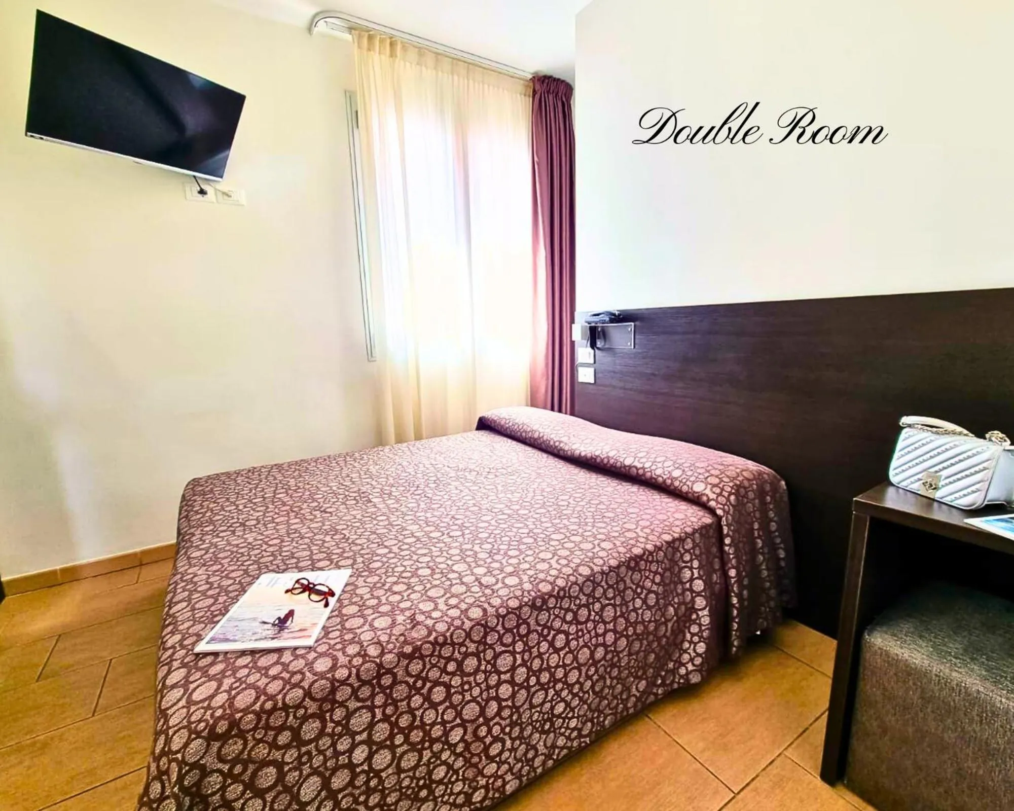 TV and multimedia, Bed in Hotel Morena