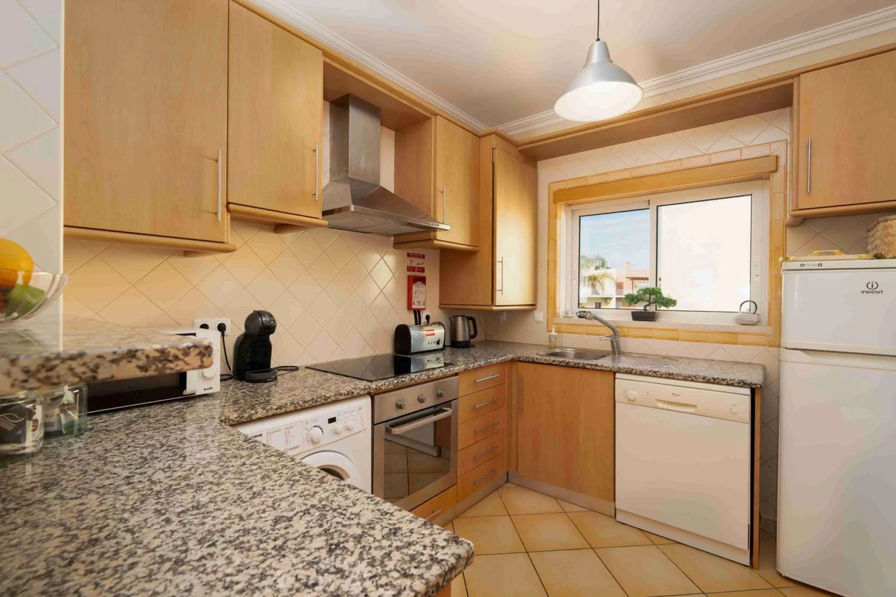 Kitchen or kitchenette in Old Village & Prestige