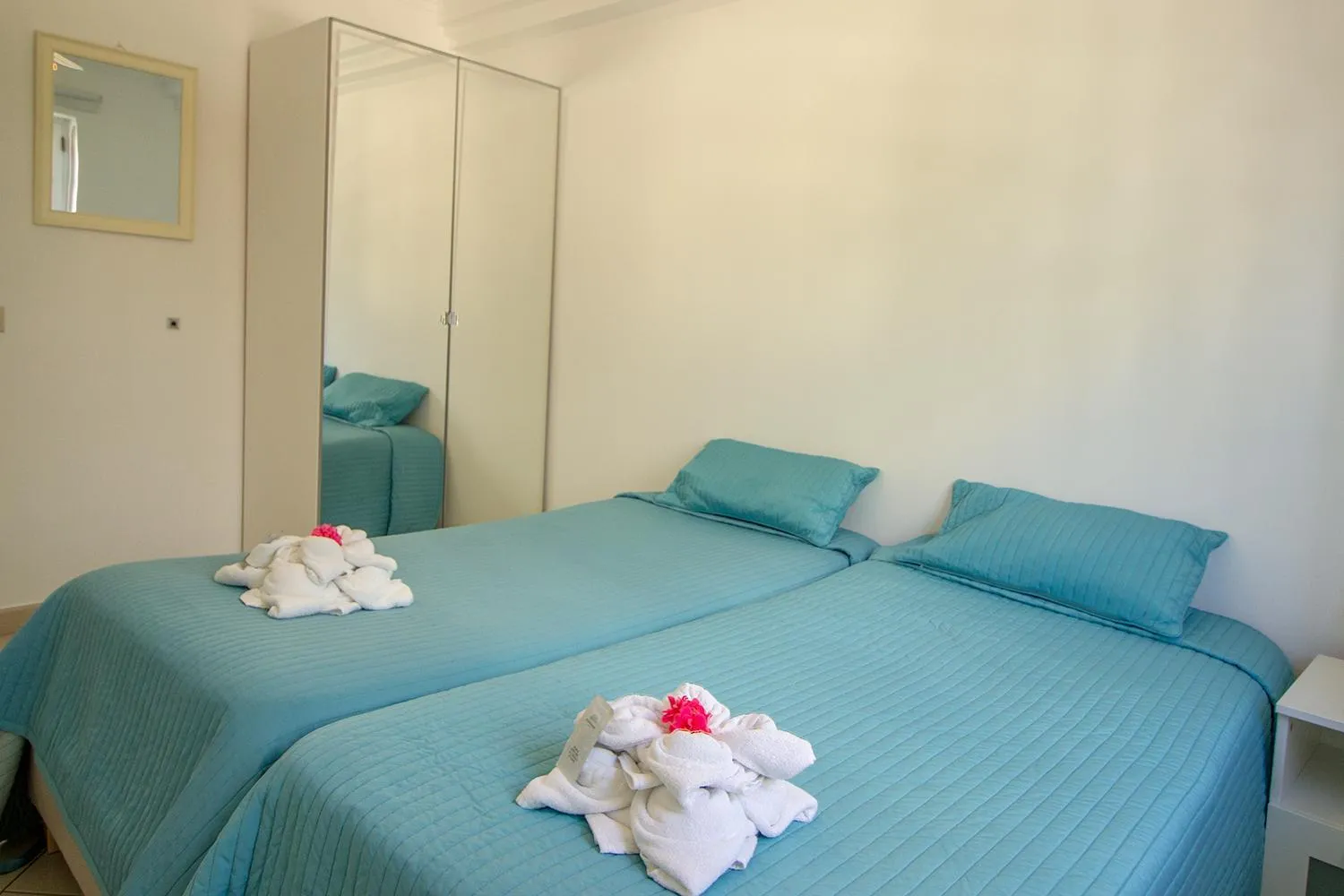 Bedroom, Bed in Old Village & Prestige