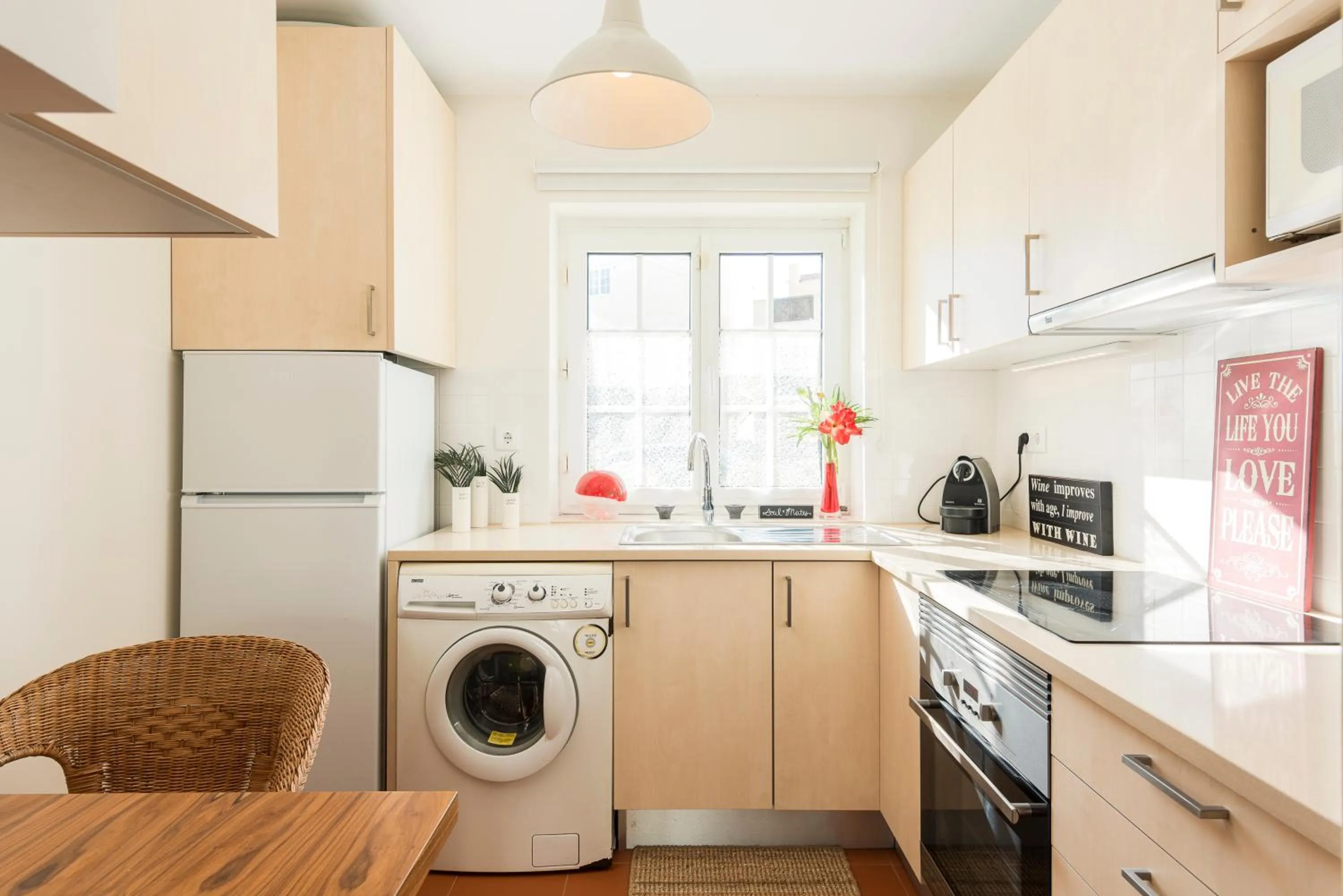 Kitchen or kitchenette in Old Village & Prestige