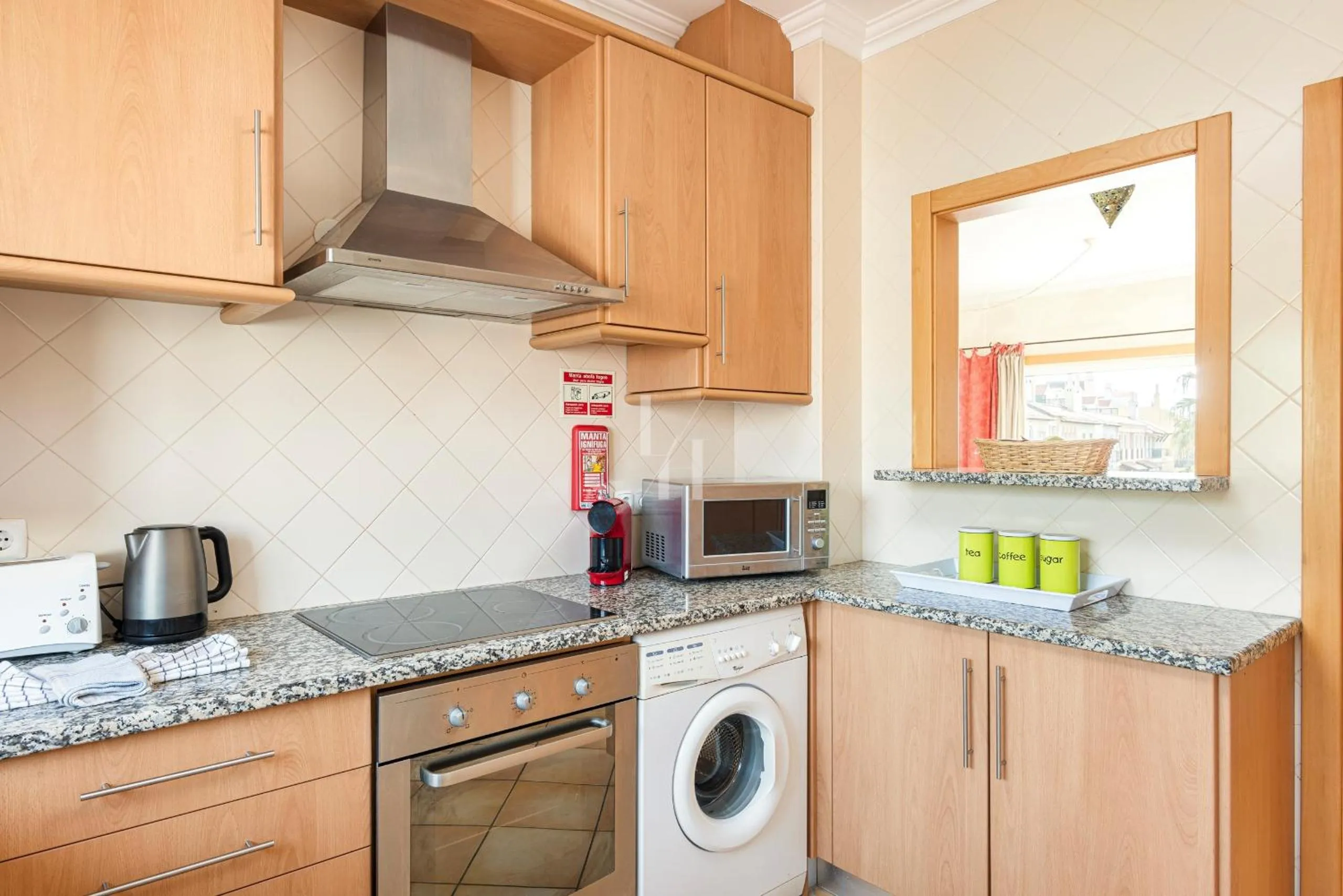 Kitchen or kitchenette in Old Village & Prestige