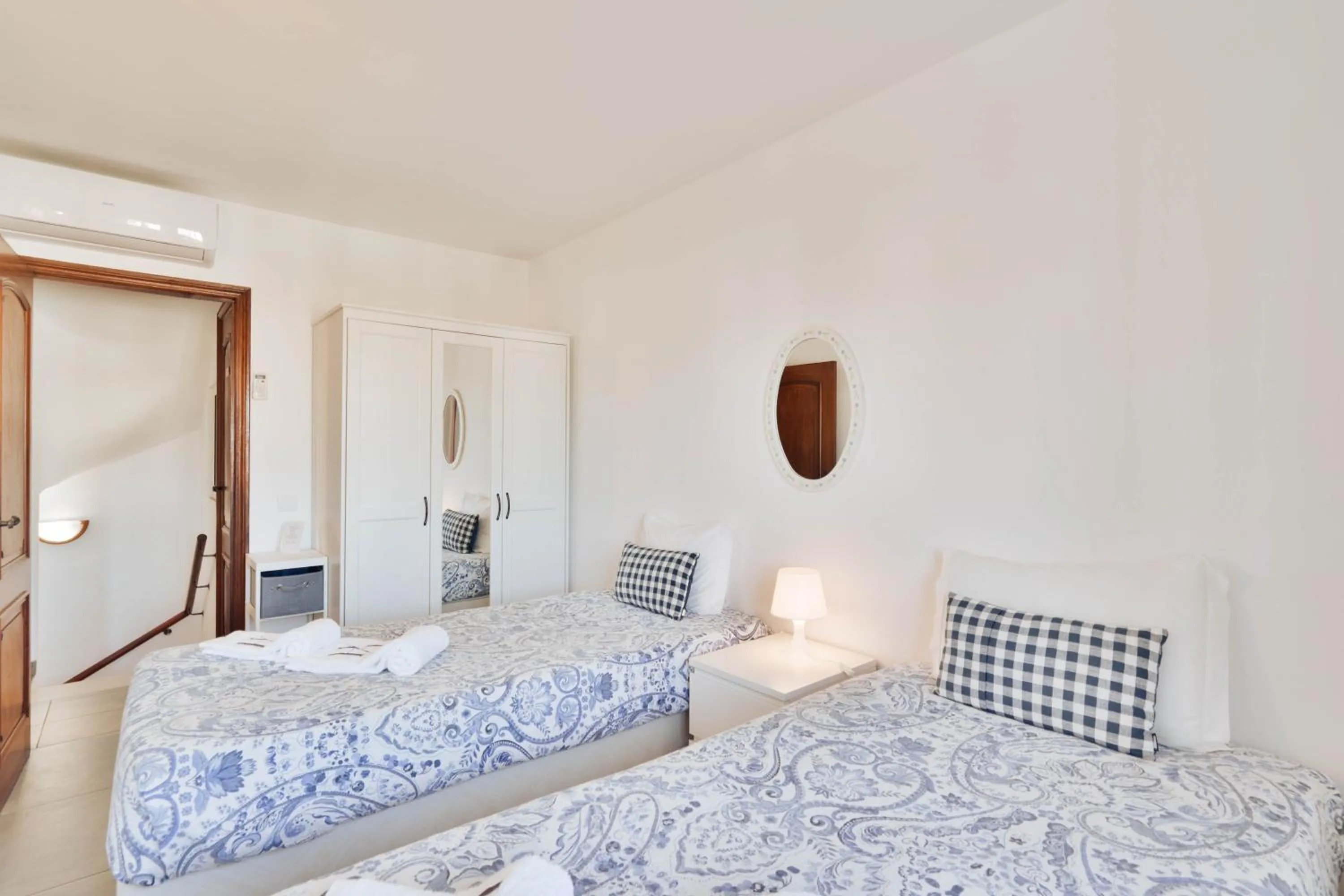 Bedroom, Bed in Old Village & Prestige