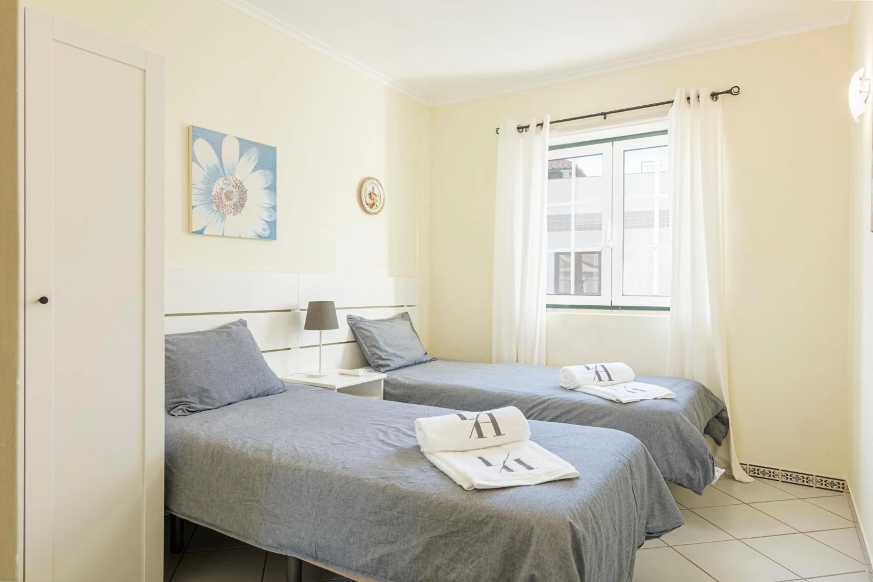 Bedroom, Bed in Old Village & Prestige