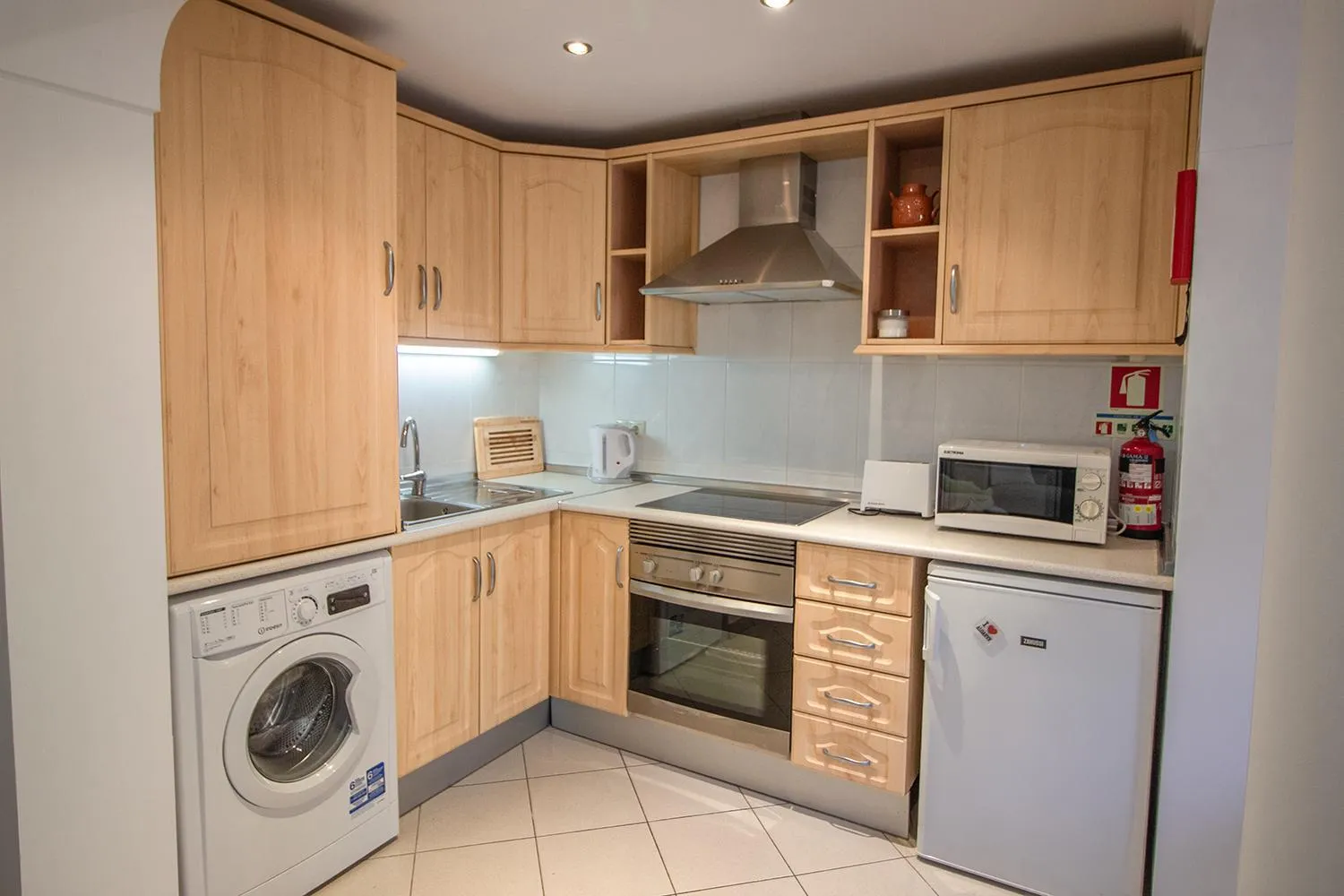 Kitchen or kitchenette in Old Village & Prestige