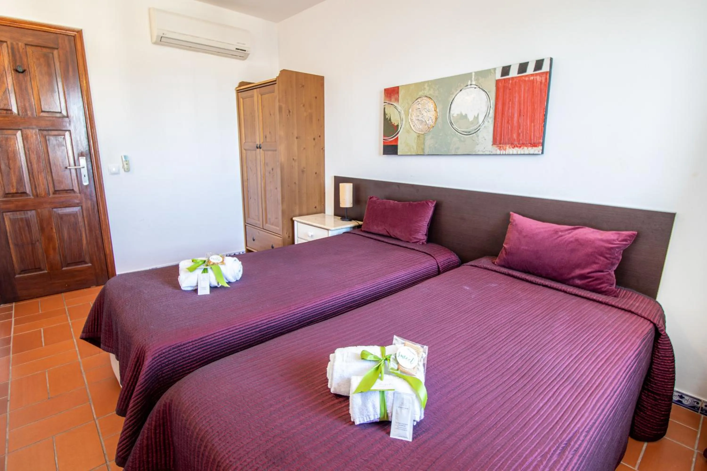 Bedroom, Bed in Old Village & Prestige