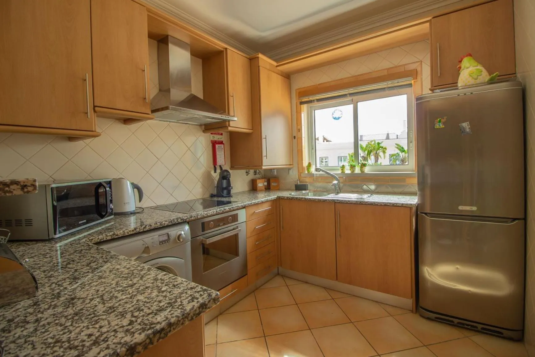 Kitchen or kitchenette in Old Village & Prestige