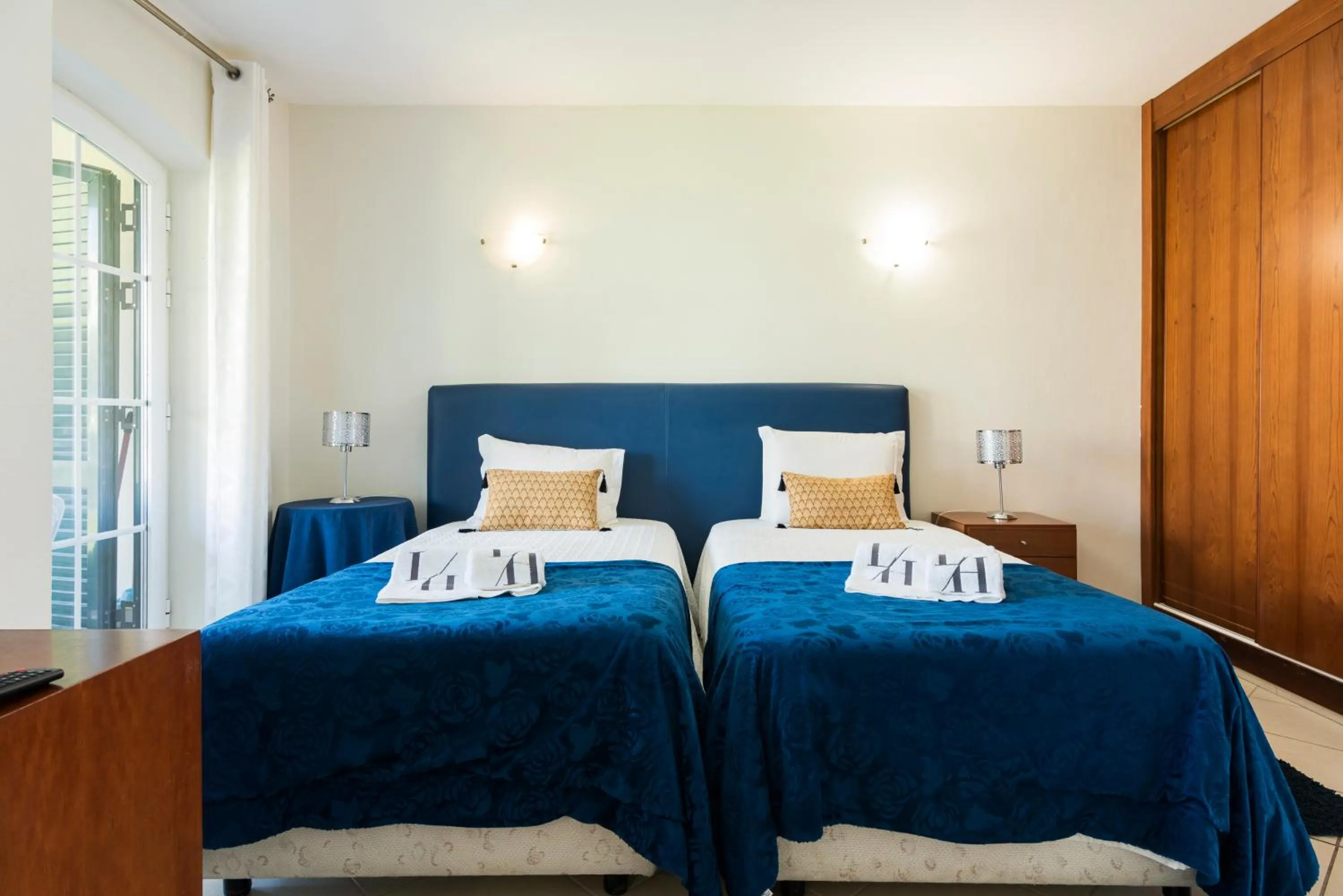 Bedroom, Bed in Old Village & Prestige