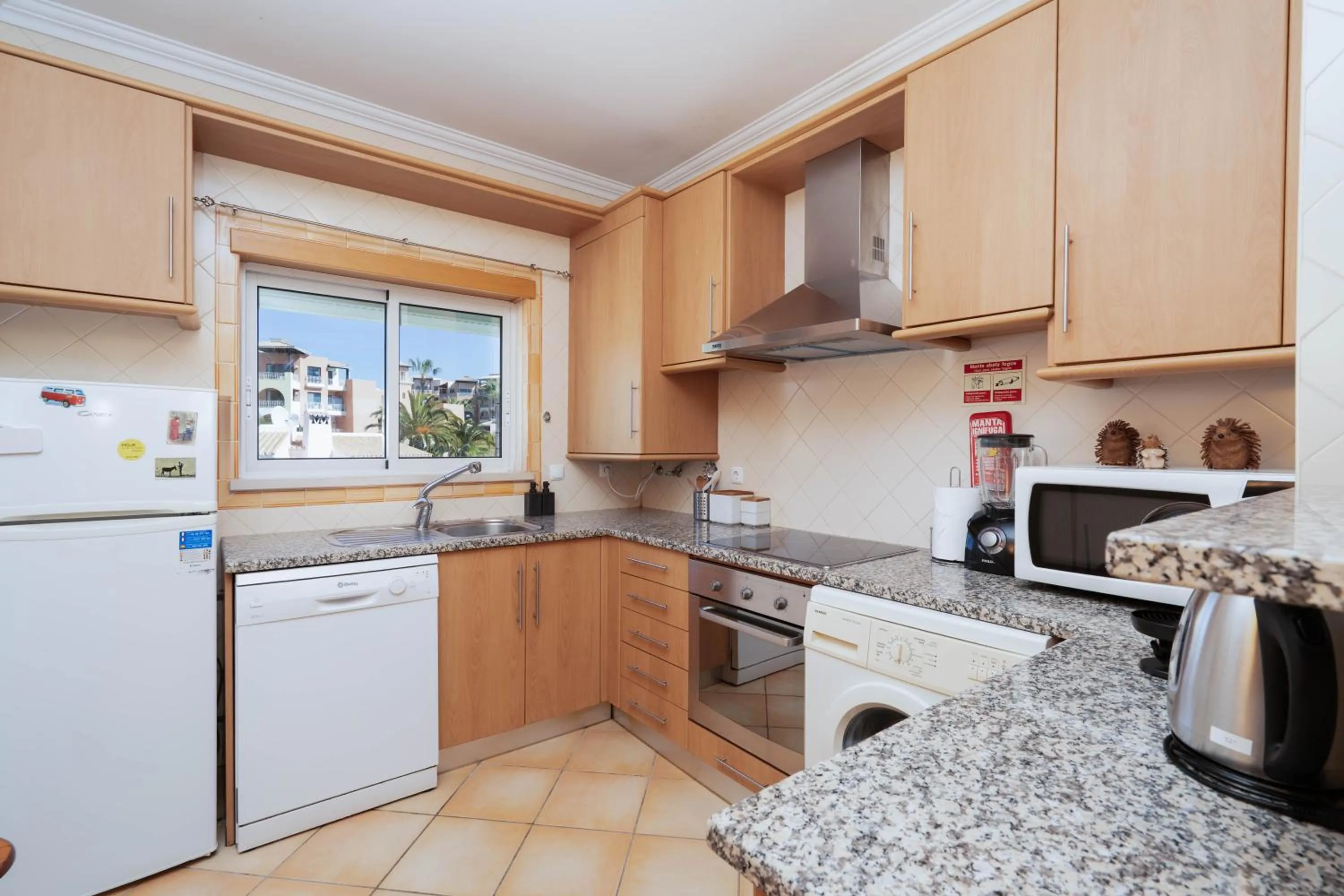 Kitchen or kitchenette in Old Village & Prestige