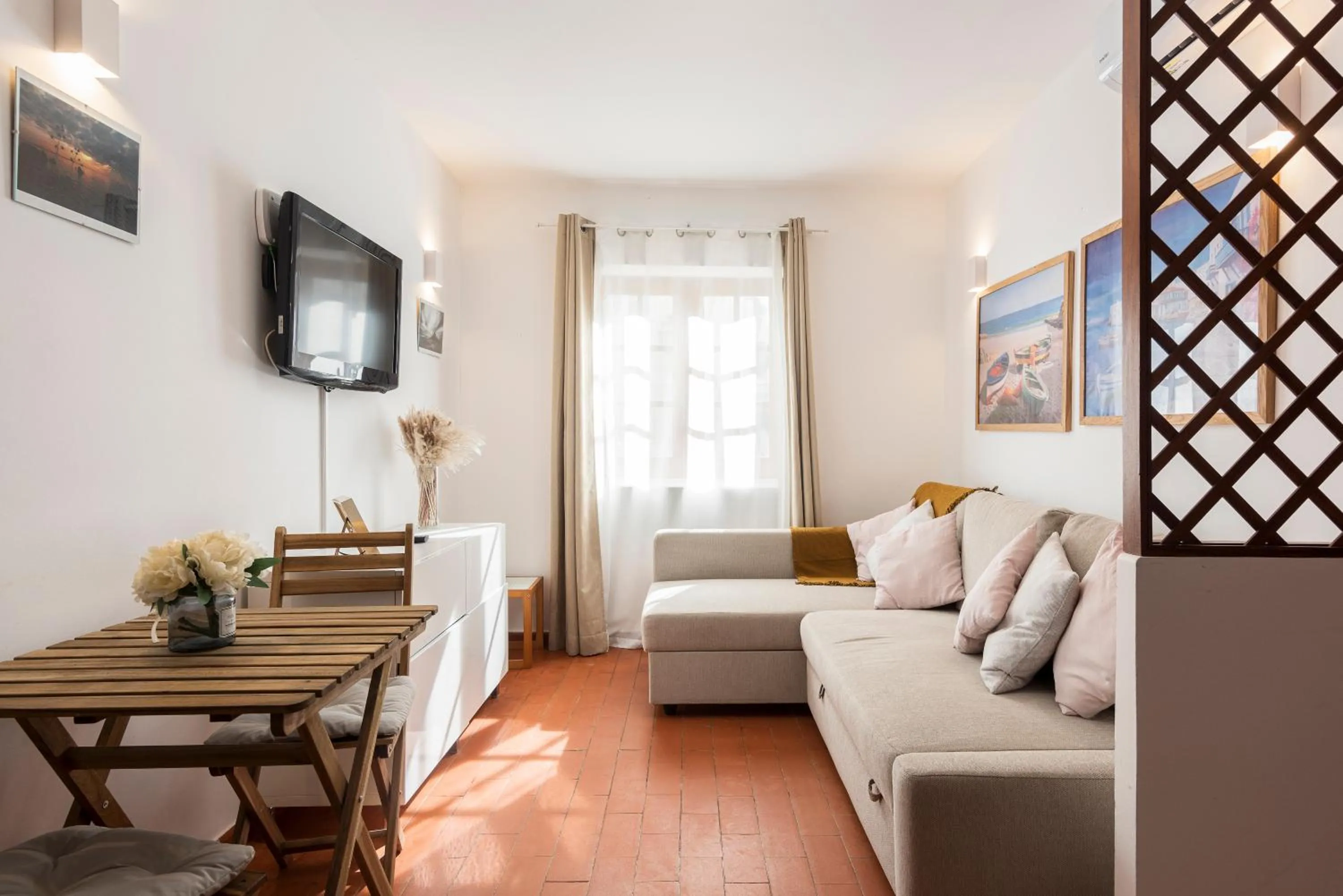 Living room, Bed in Old Village & Prestige