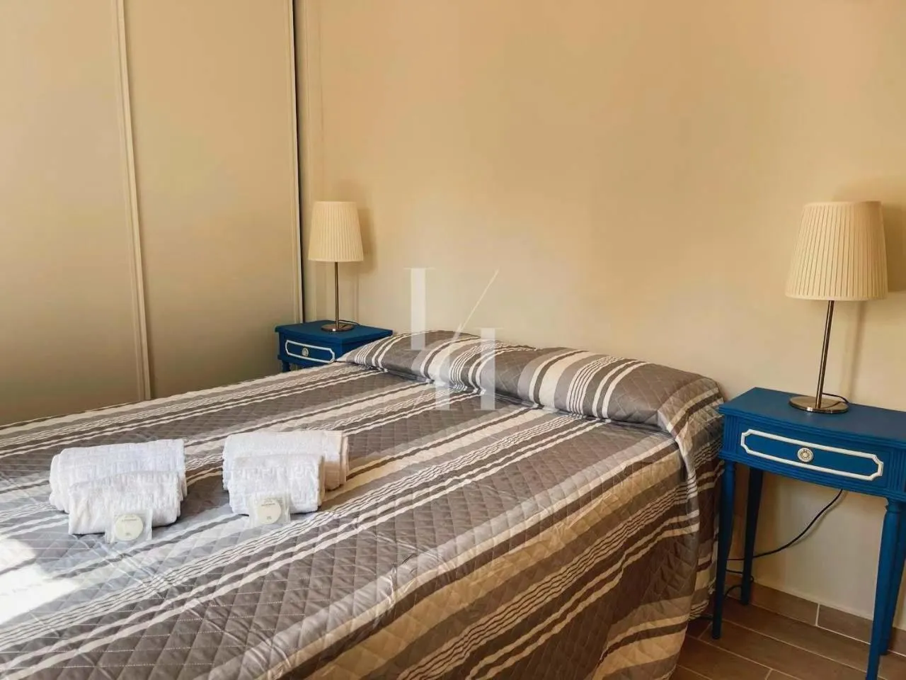 Bed in Old Village & Prestige