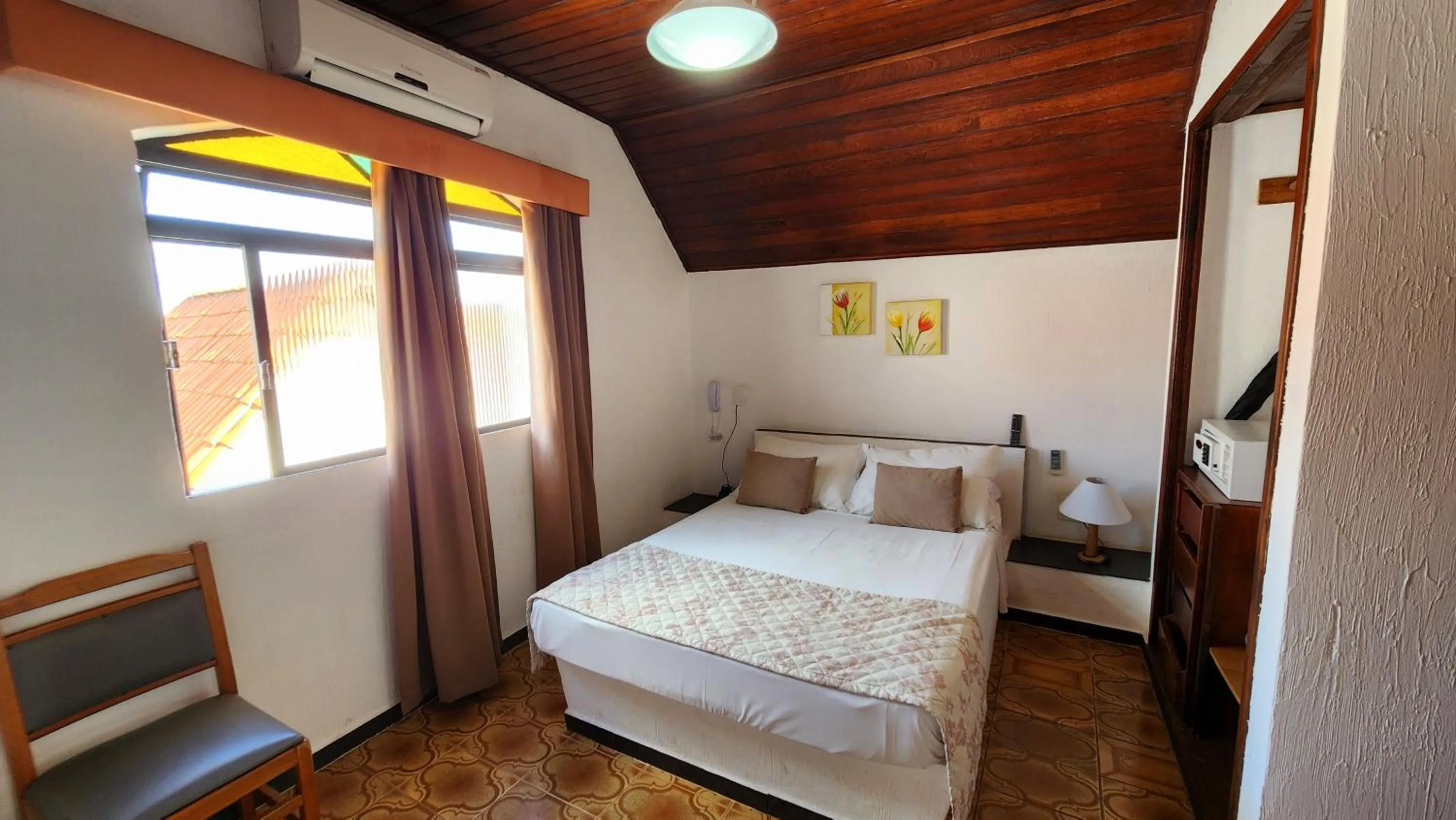 Bed in Hotel Akropolis