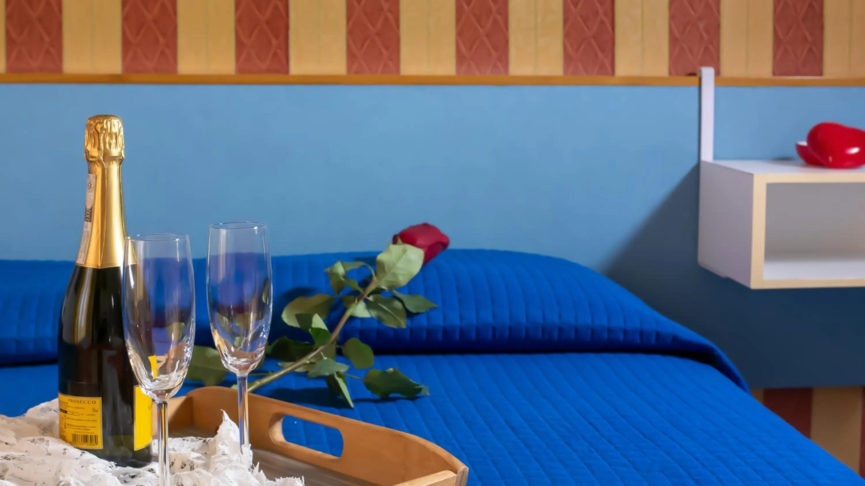 Bed in Hotel Plaza con piscina