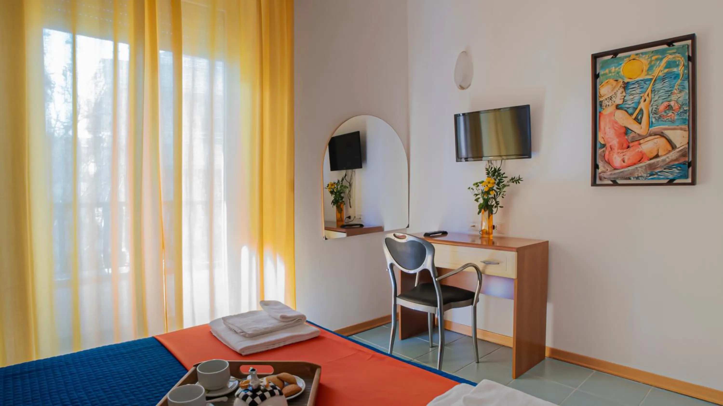 Bedroom in Hotel Plaza con piscina