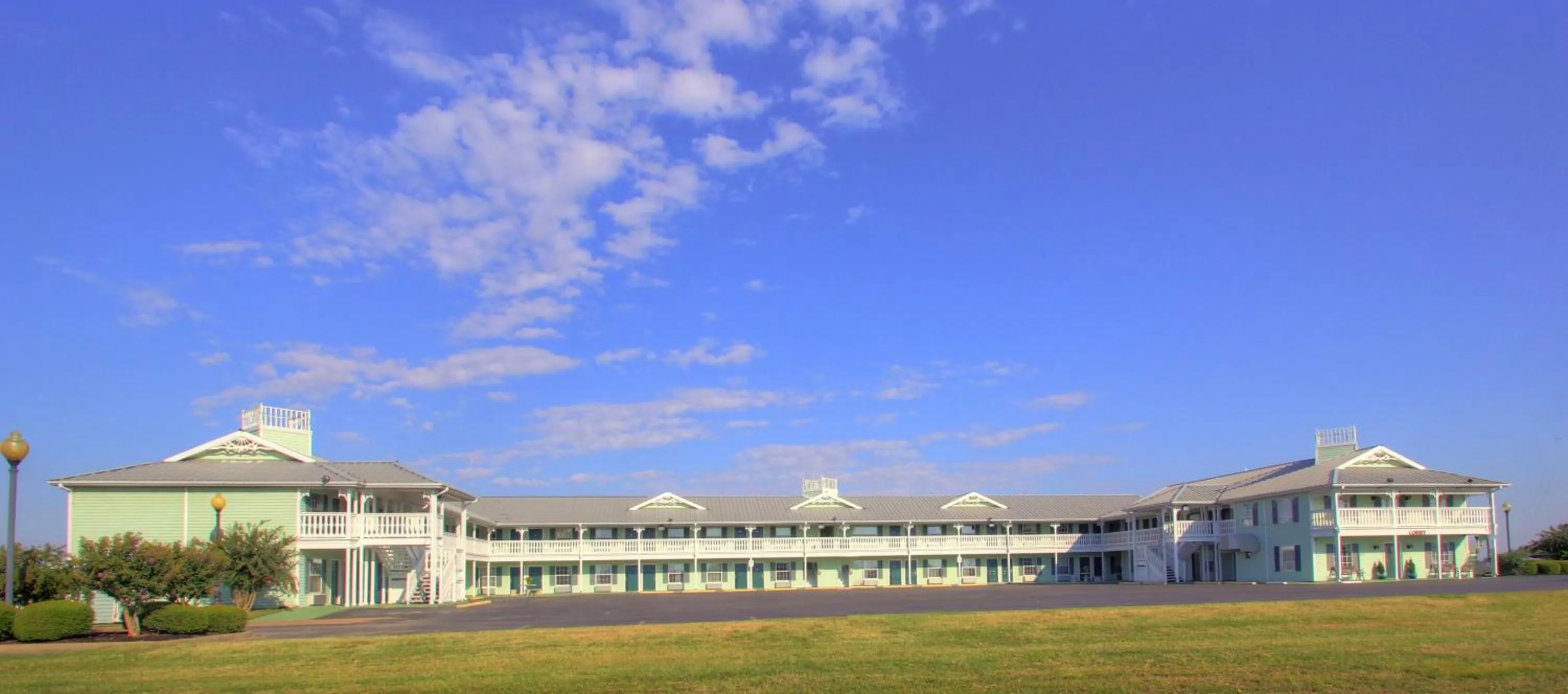 Property building in Key West Inn - Tunica Resort