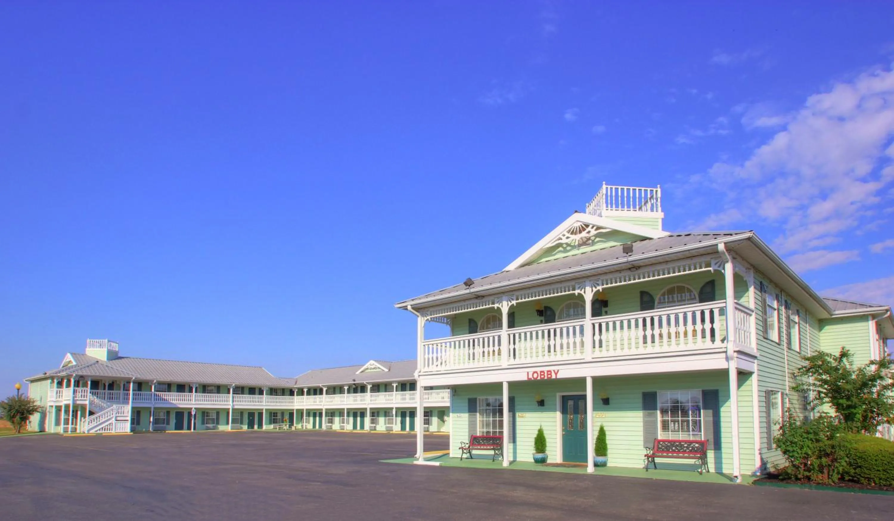 Property building in Key West Inn - Tunica Resort