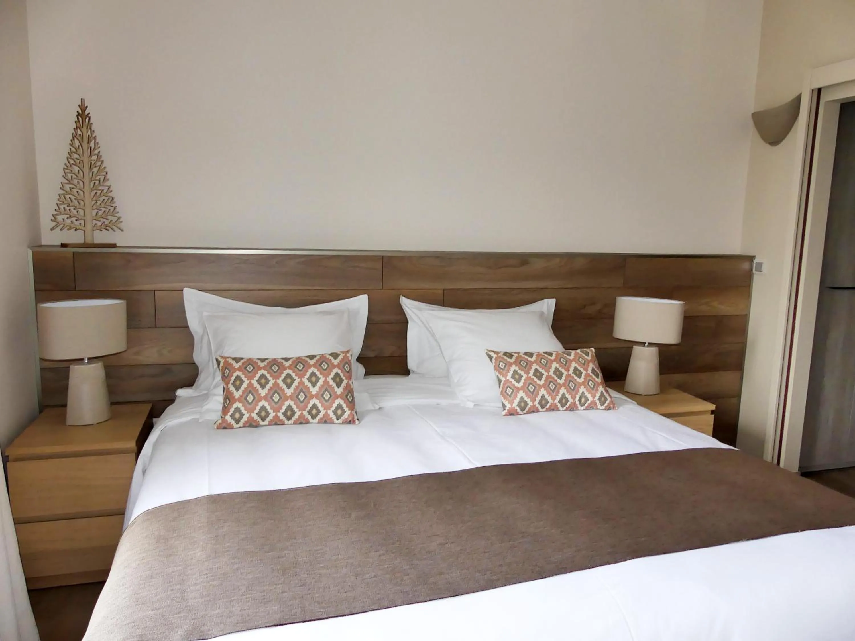 Photo of the whole room, Bed in Les Ambaciales