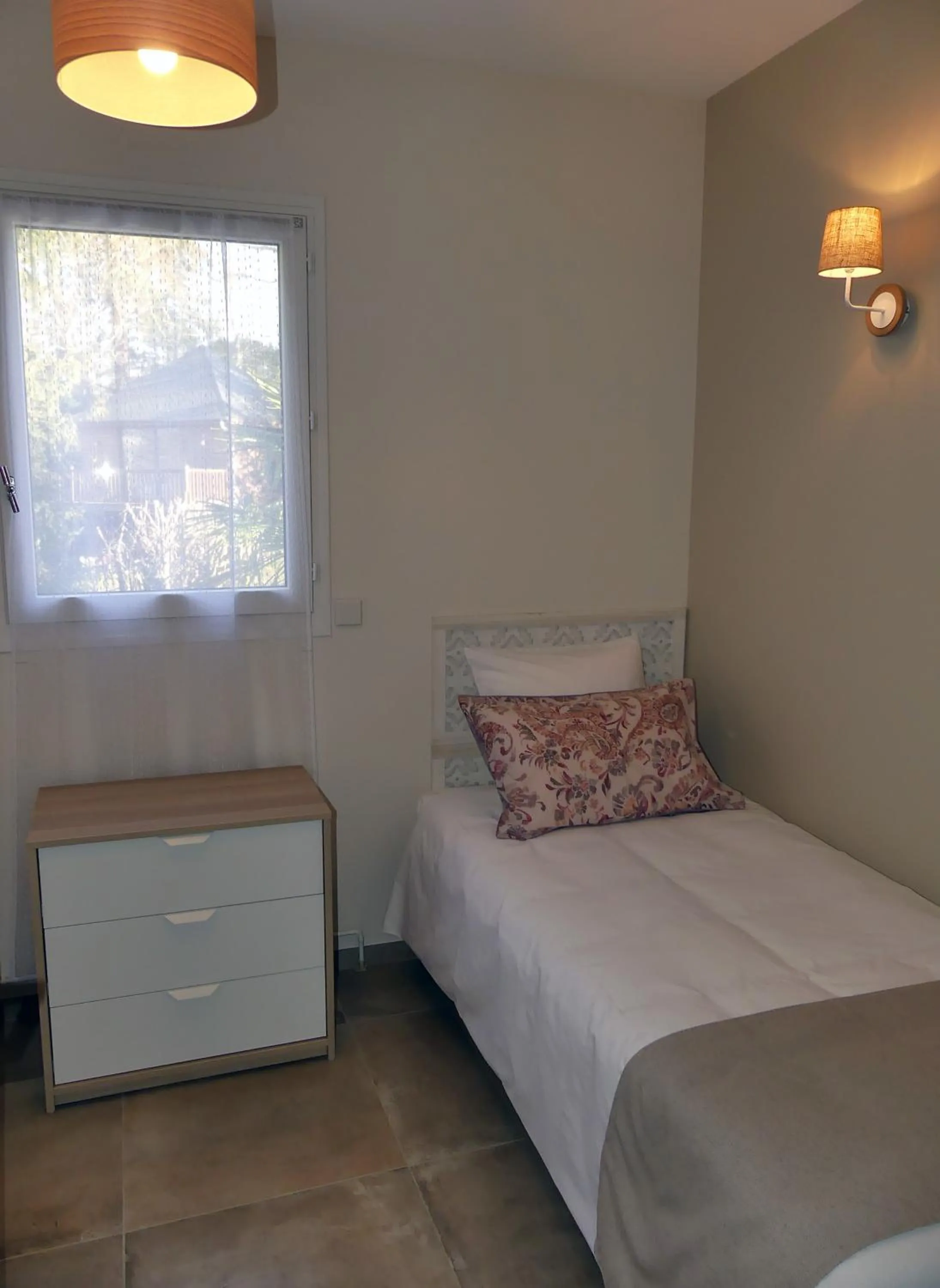 Photo of the whole room, Bed in Les Ambaciales