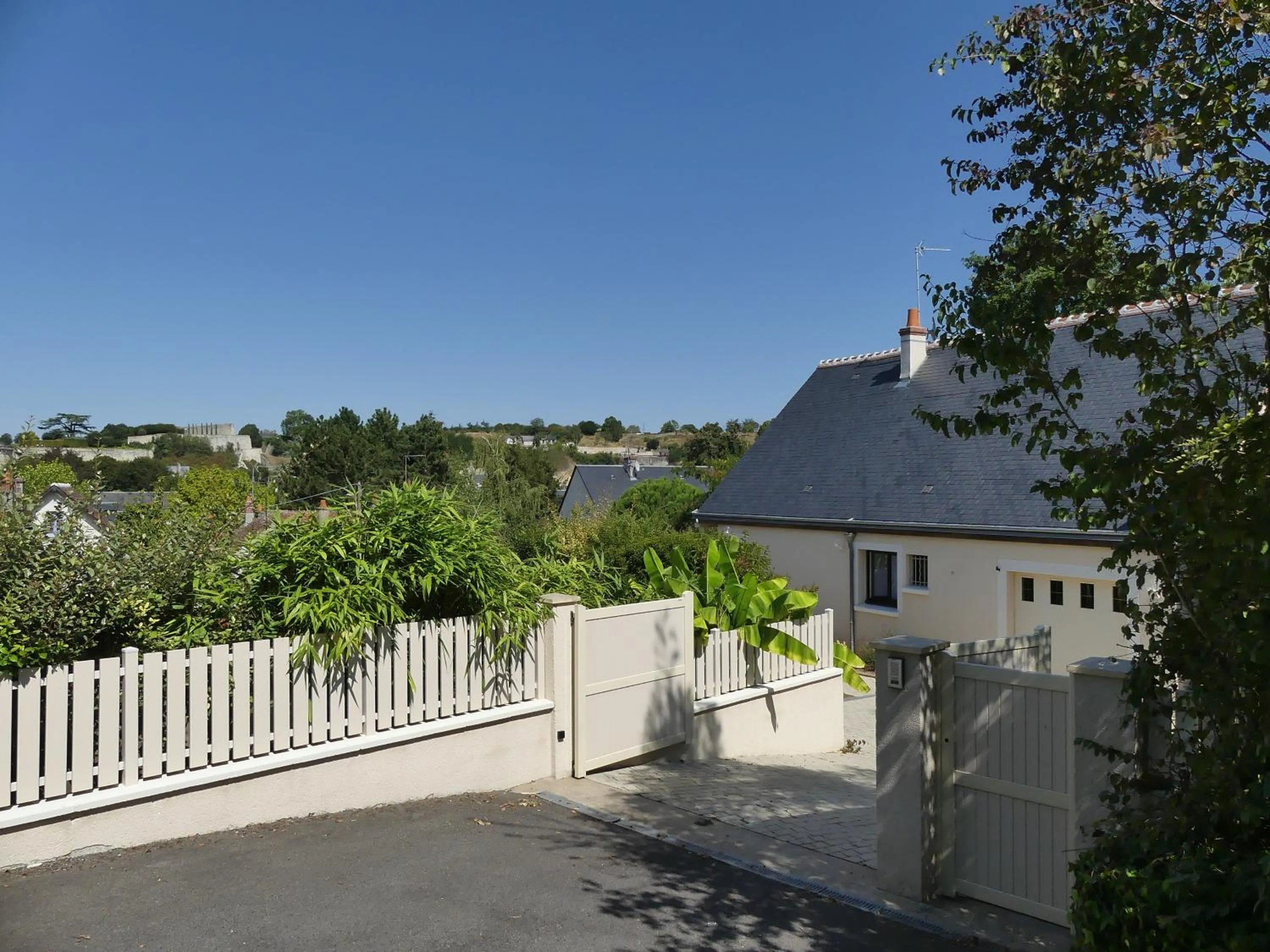 Property building in Les Ambaciales