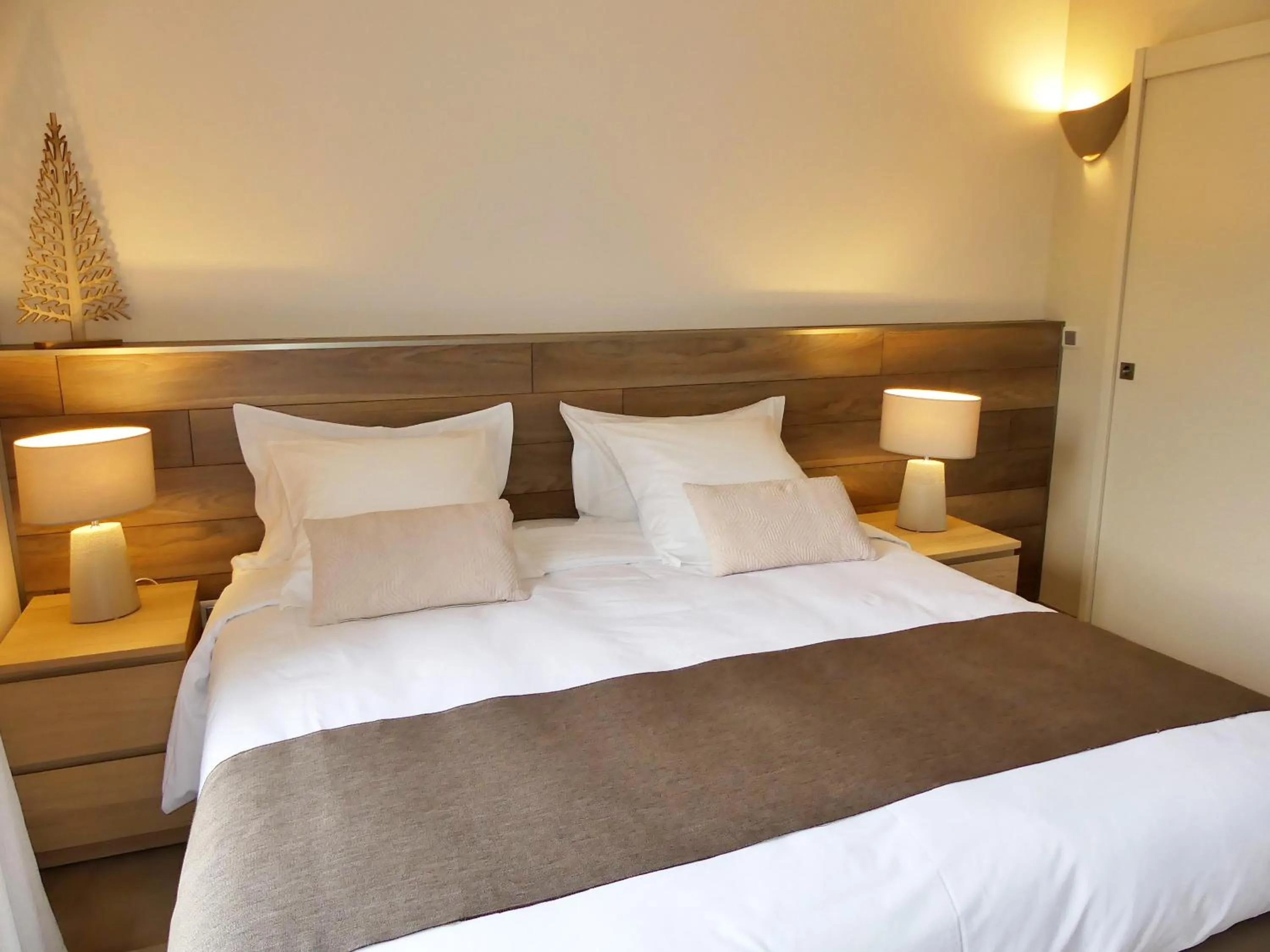 Photo of the whole room, Bed in Les Ambaciales