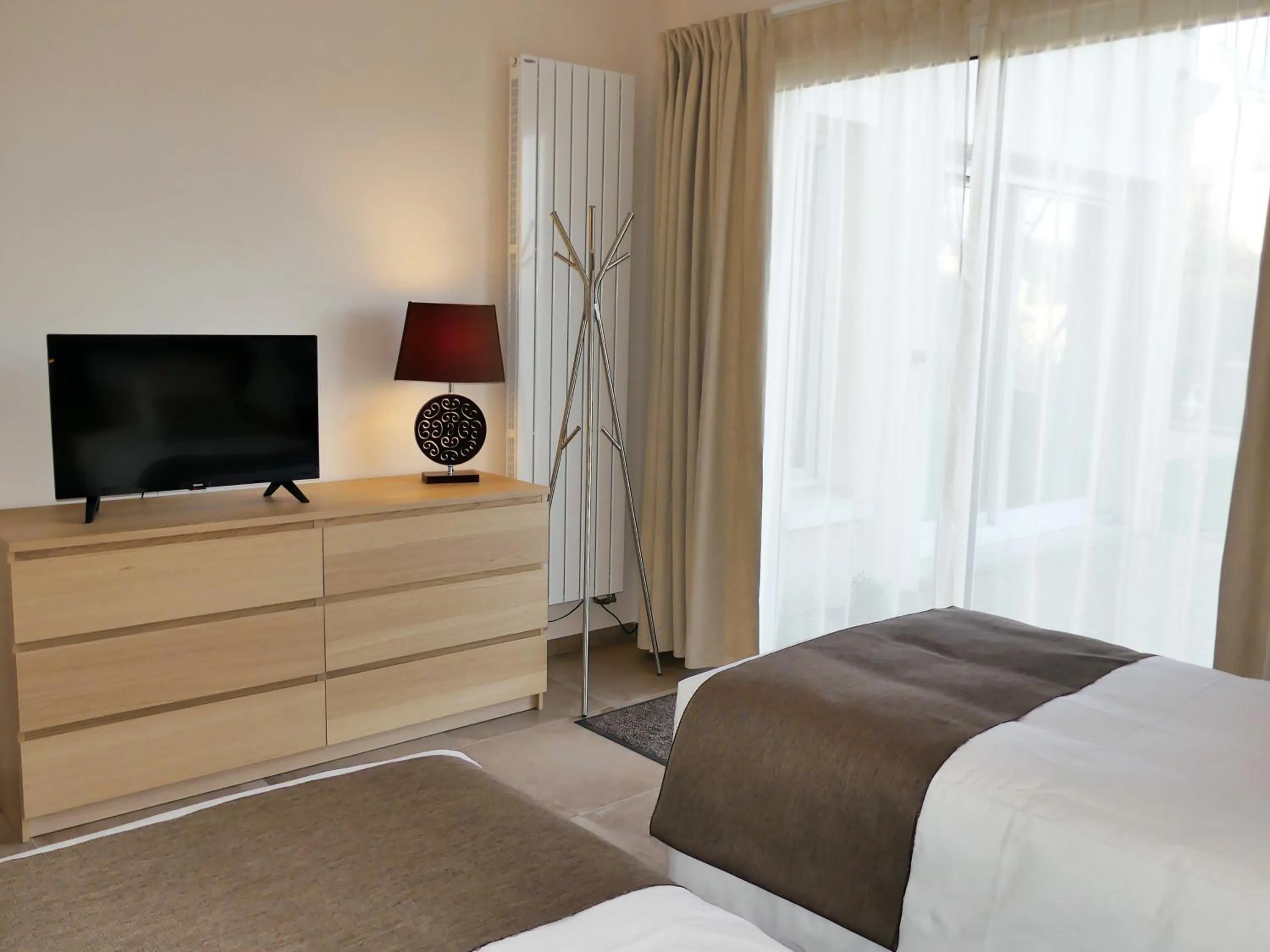 TV and multimedia, Bed in Les Ambaciales