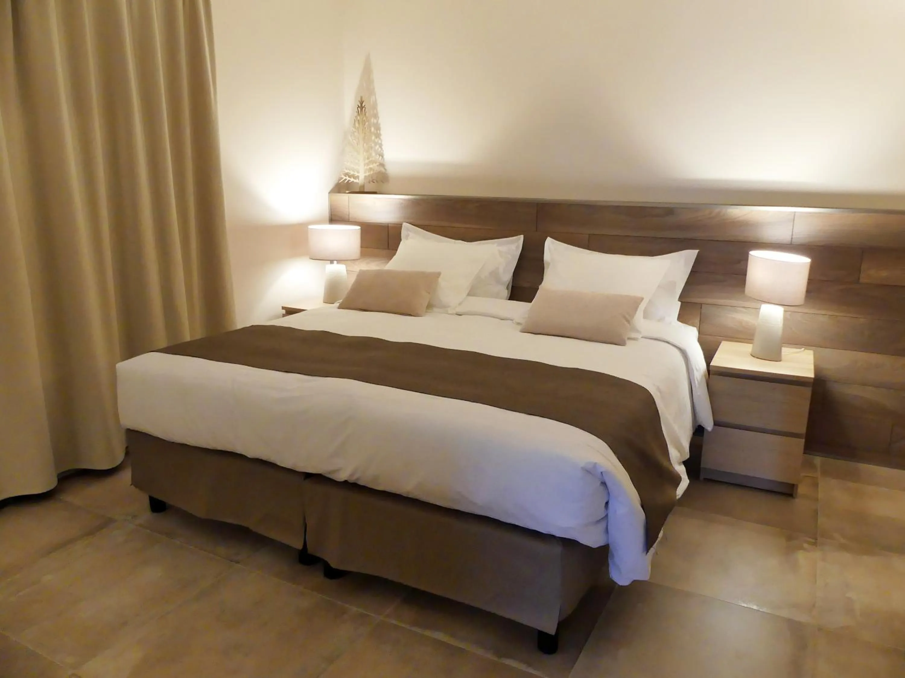 Photo of the whole room, Bed in Les Ambaciales