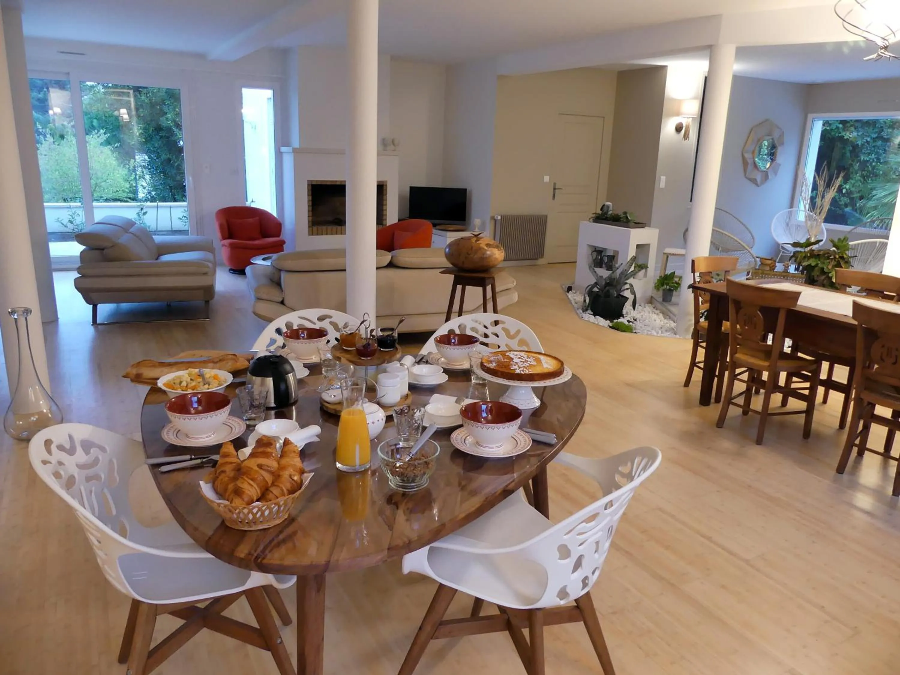 Continental breakfast in Les Ambaciales