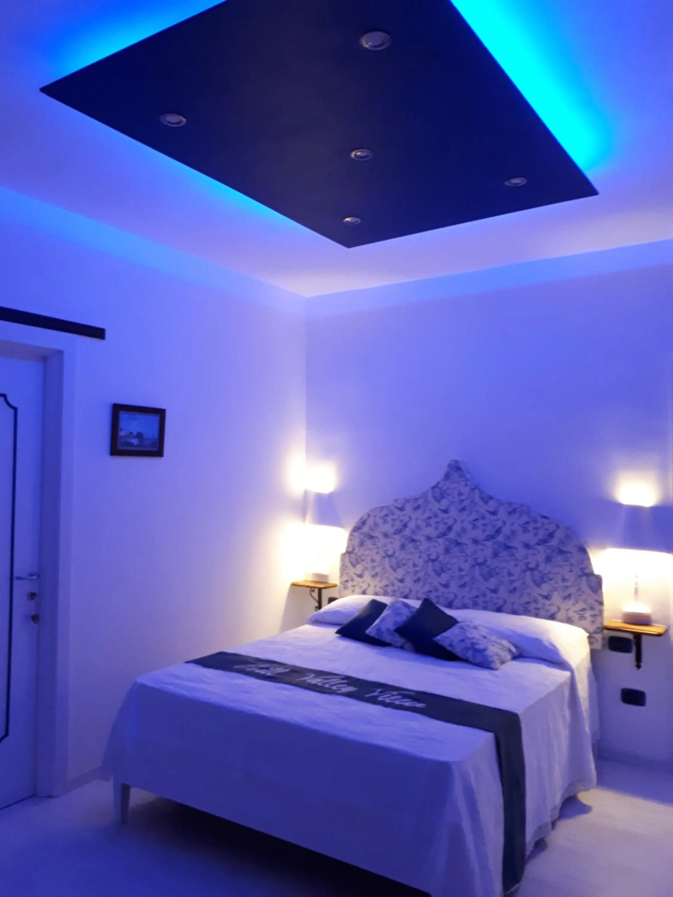 Bed in Hill Valley View