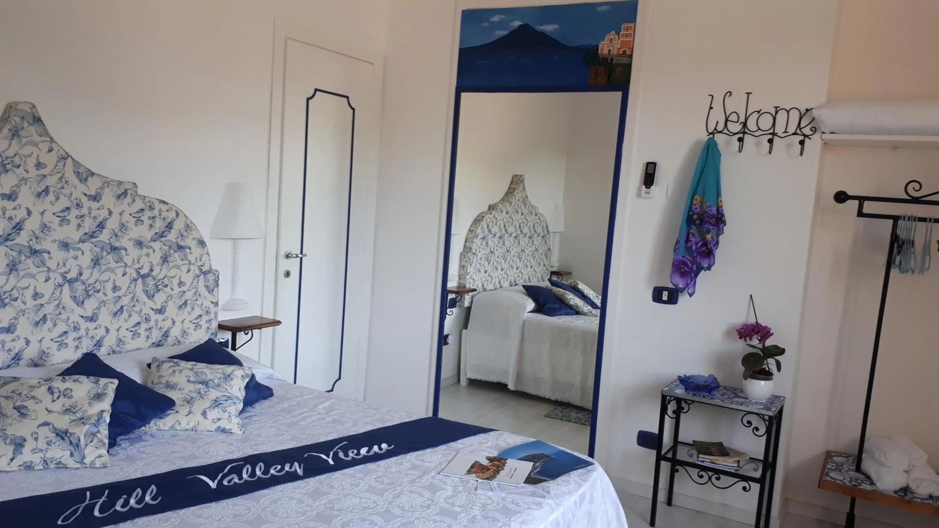 Decorative detail, Bed in Hill Valley View