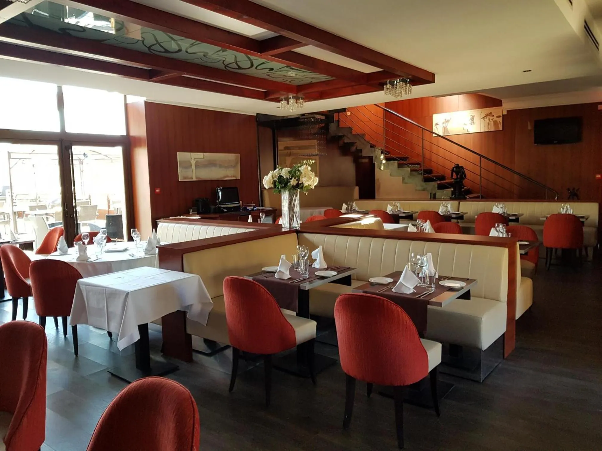 Restaurant/places to eat in Ile du Gua Suites