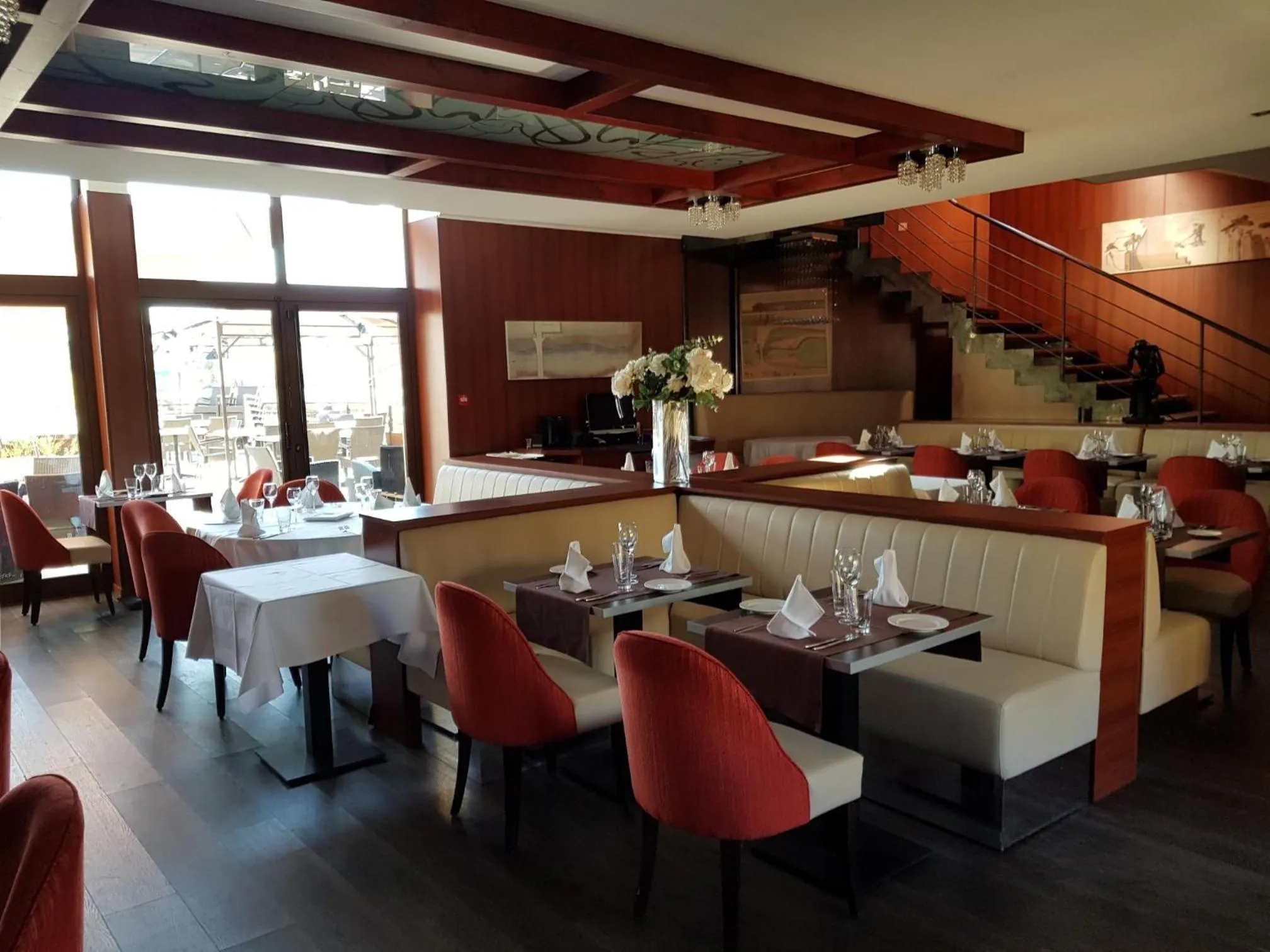 Restaurant/places to eat in Ile du Gua Suites