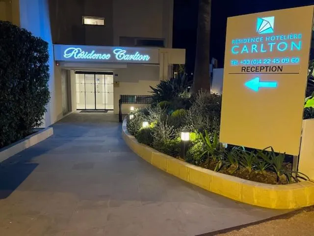 Facade/entrance in Résidence Carlton - Rénovée avec Piscine