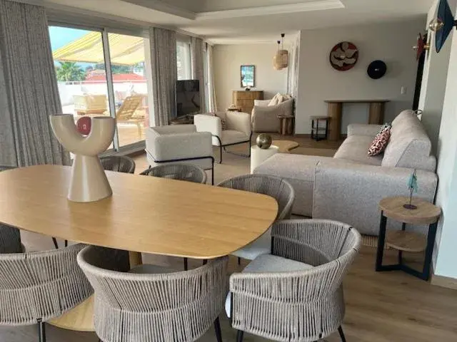 Apartment with Sea View in Résidence Carlton - Rénovée avec Piscine Apartment with Sea View in Résidence Carlton - Rénovée avec Piscine