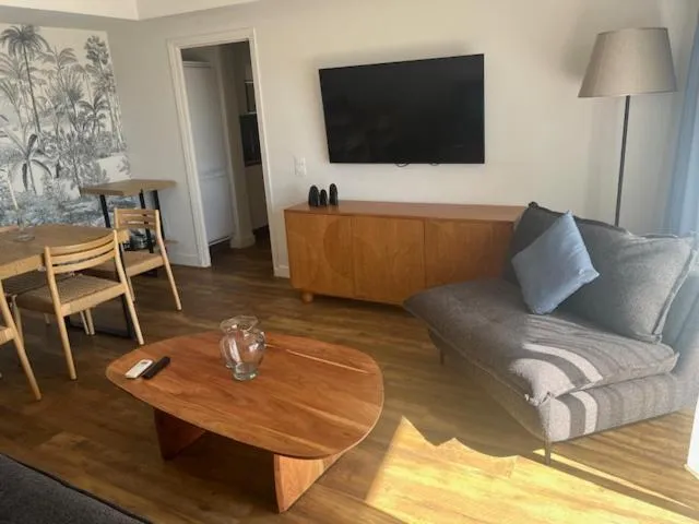 Living room in Résidence Carlton - Rénovée avec Piscine