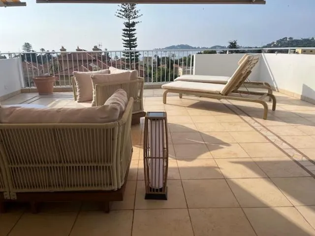 Patio in Résidence Carlton - Rénovée avec Piscine