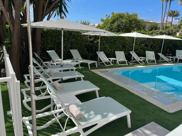 Swimming pool in Résidence Carlton - Rénovée avec Piscine