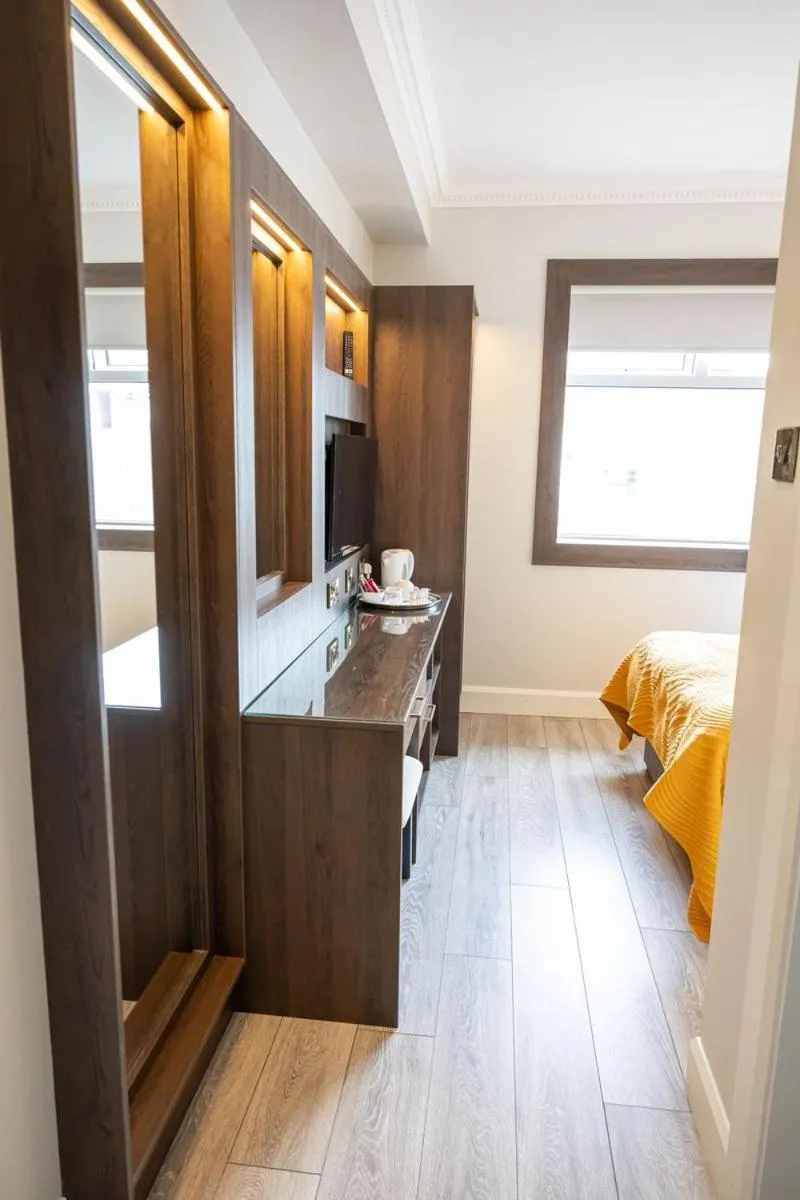 Gleeson's Restaurant & Rooms