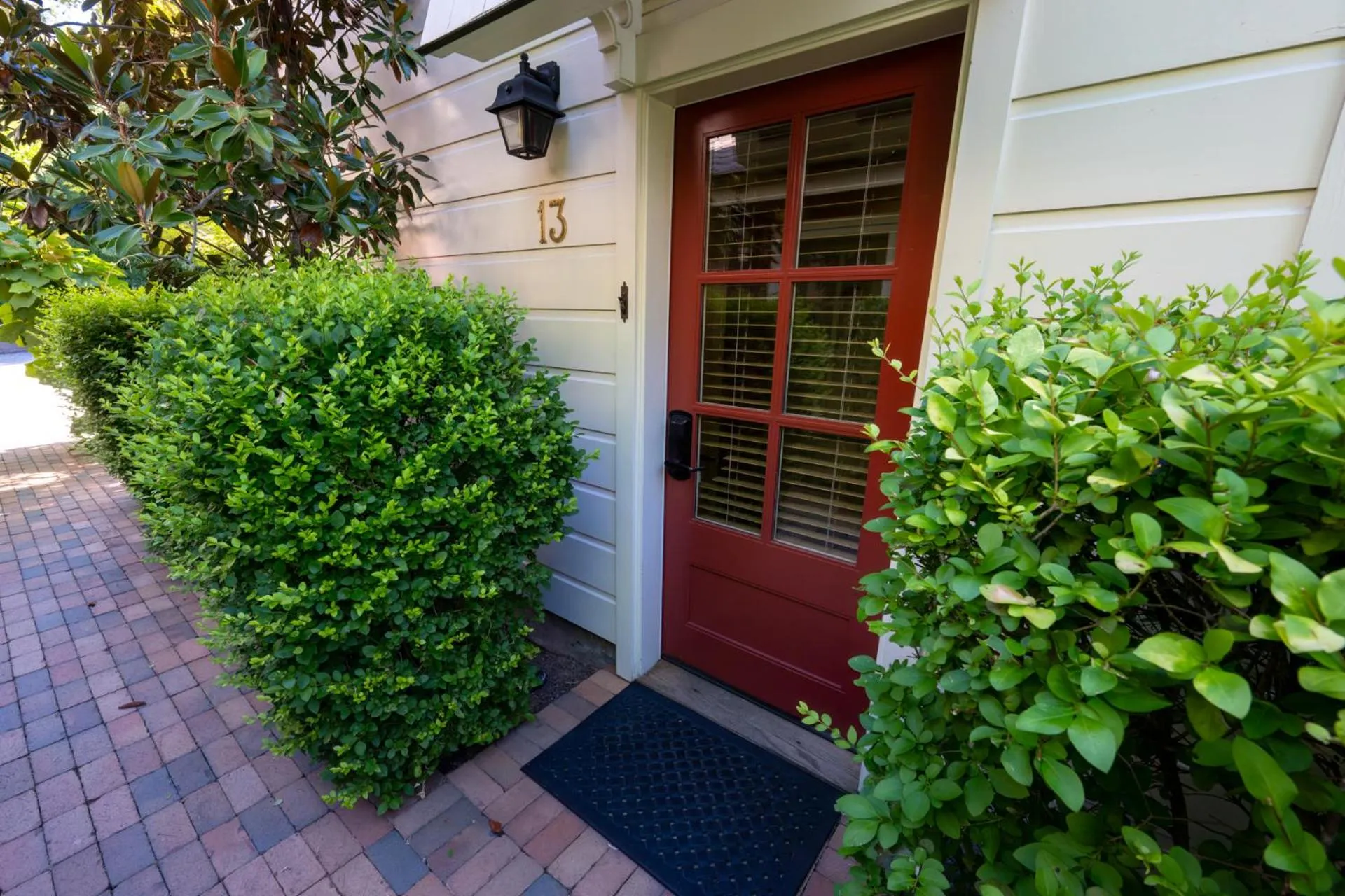 Facade/entrance in Tallman Hotel