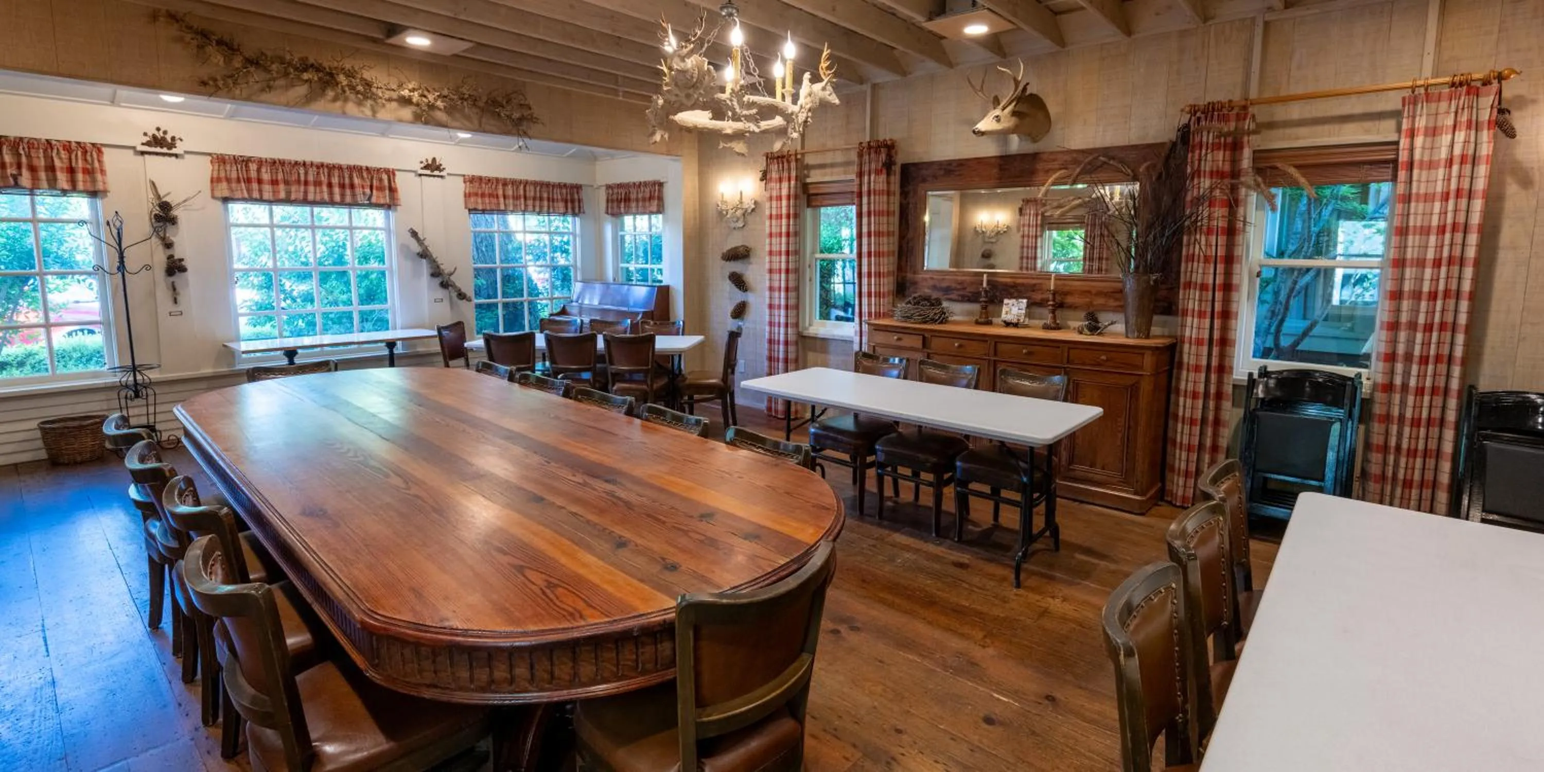 Meeting/conference room in Tallman Hotel