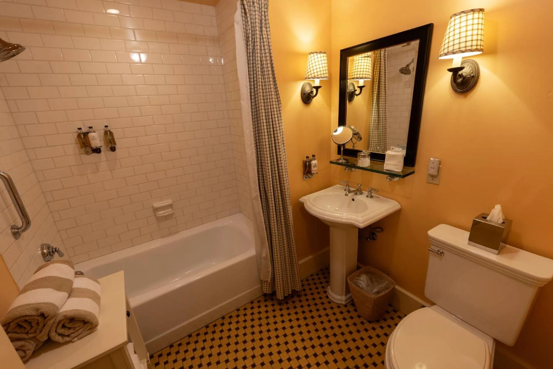 Bathroom in Tallman Hotel