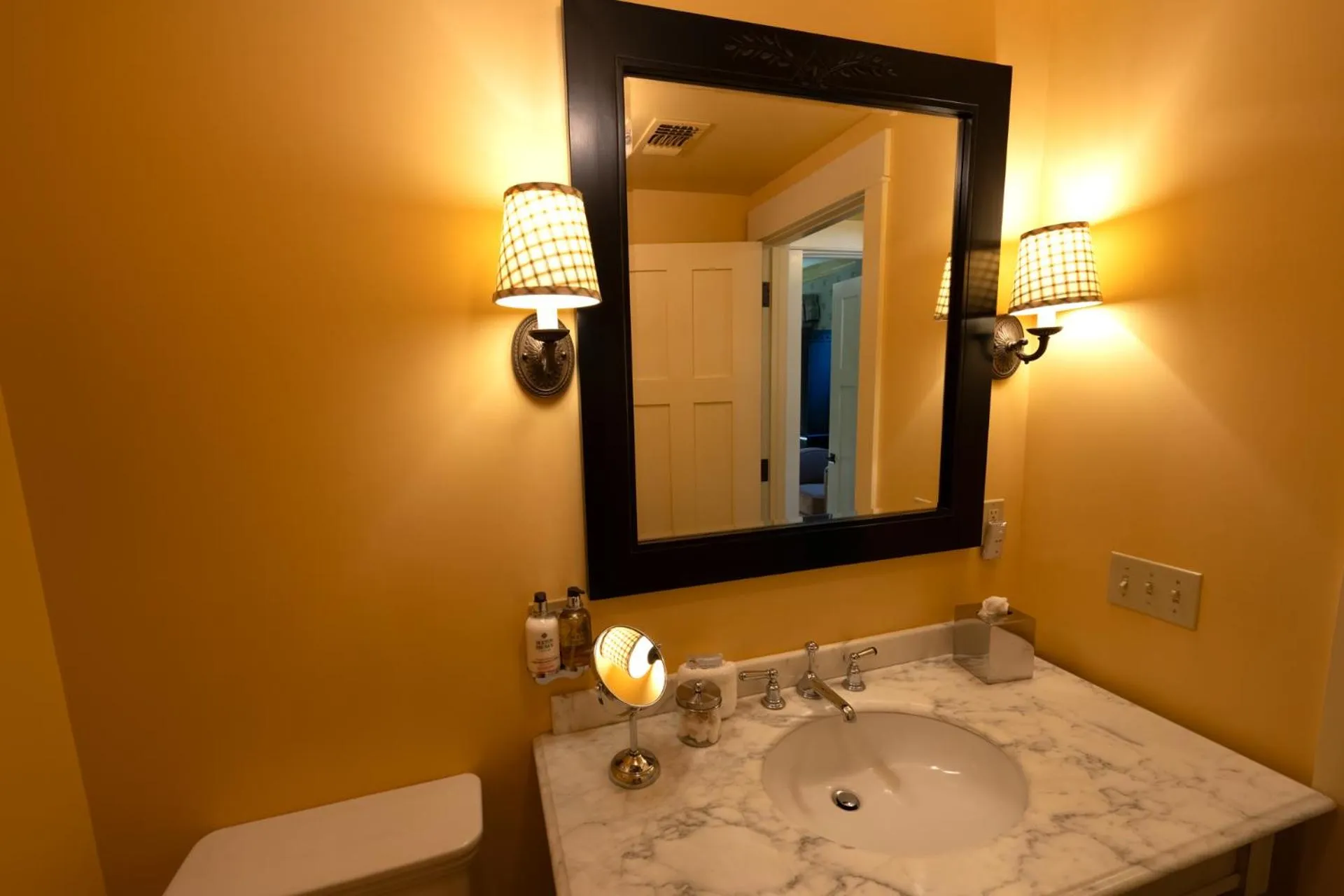 Bathroom in Tallman Hotel