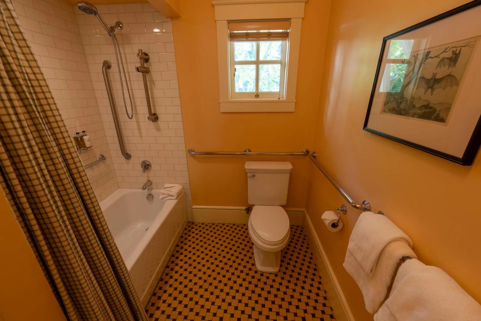 Bath in Tallman Hotel