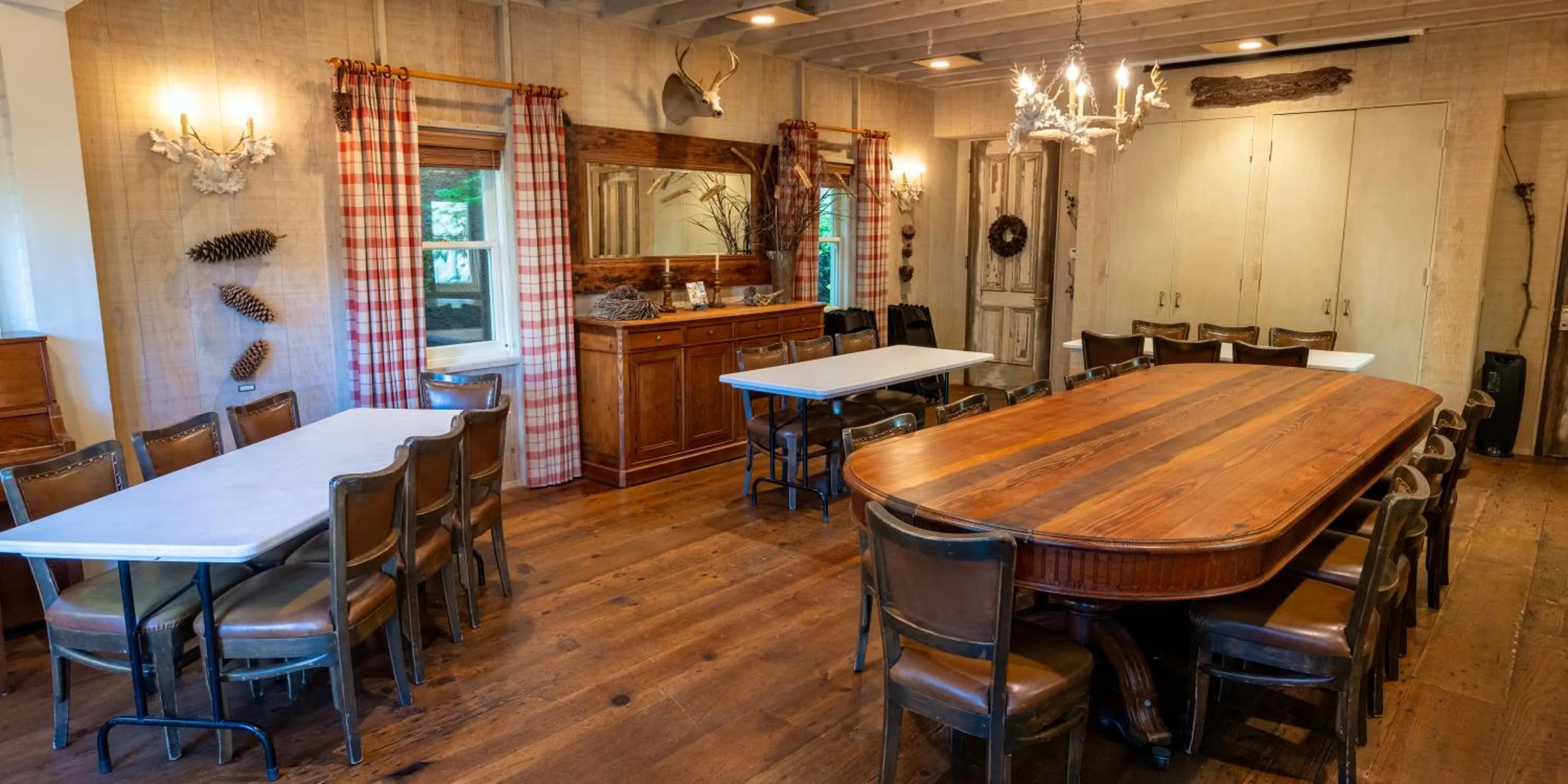 Meeting/conference room in Tallman Hotel