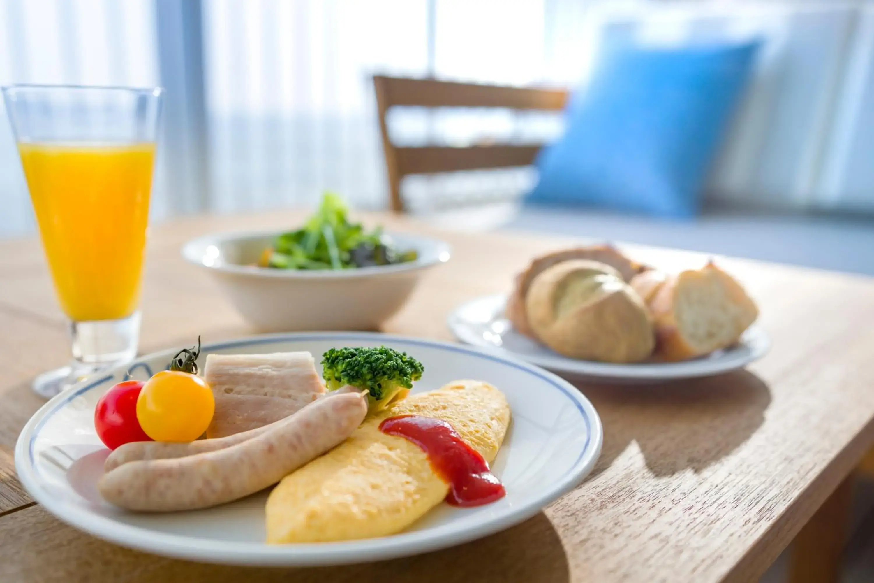 Twin Room with Courtyard View - single occupancy - AQUA SQUARE - Breakfast & Dinner Included in Atami Korakuen Hotel Twin Room with Courtyard View - single occupancy - AQUA SQUARE - Breakfast & Dinner Included in Atami Korakuen Hotel