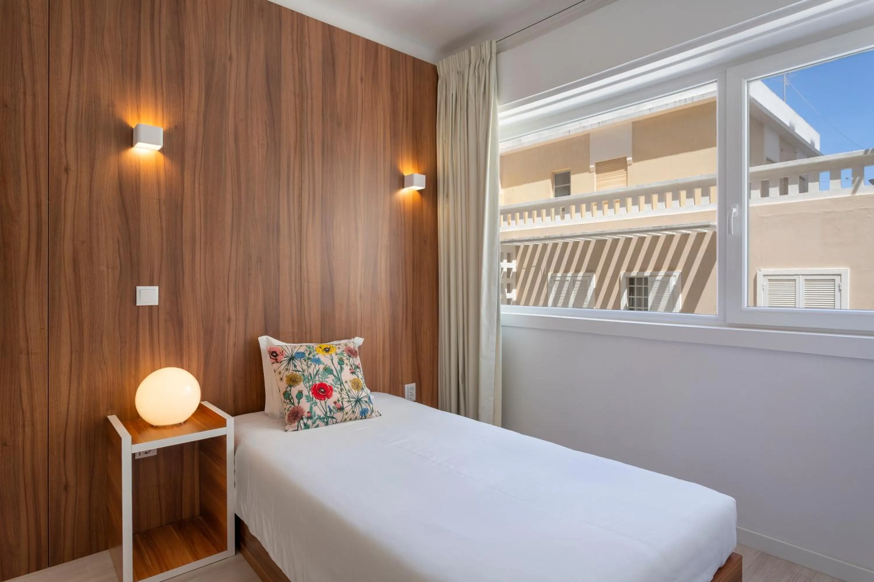 Bedroom, Bed in Next Inn