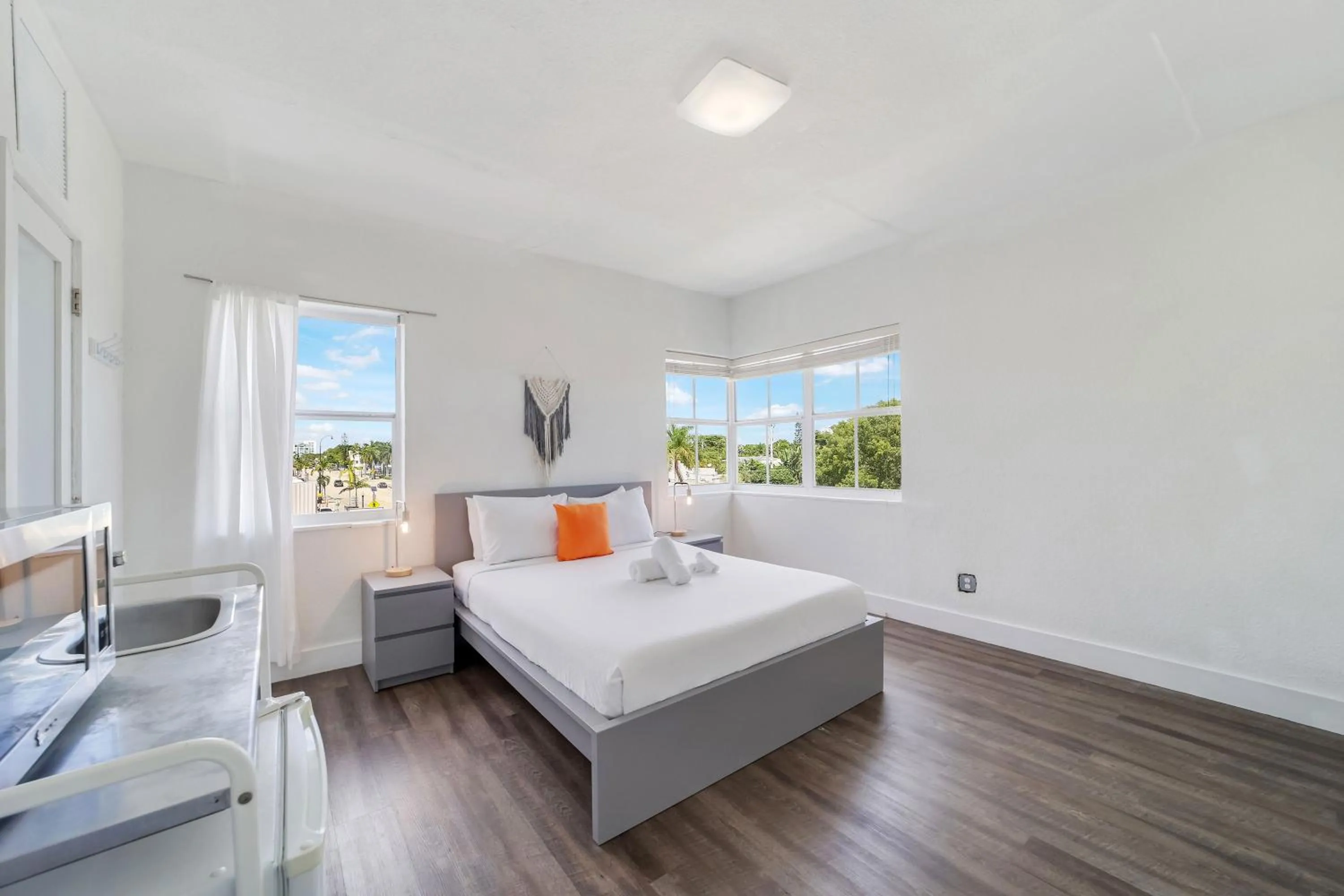 Bed in Treehouse Studio Hotel